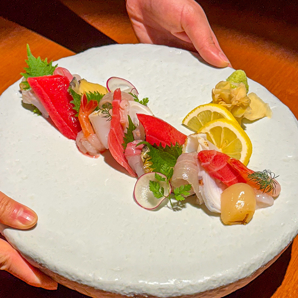 Shunno 清酒主题居酒屋酒吧，配季节鱼类