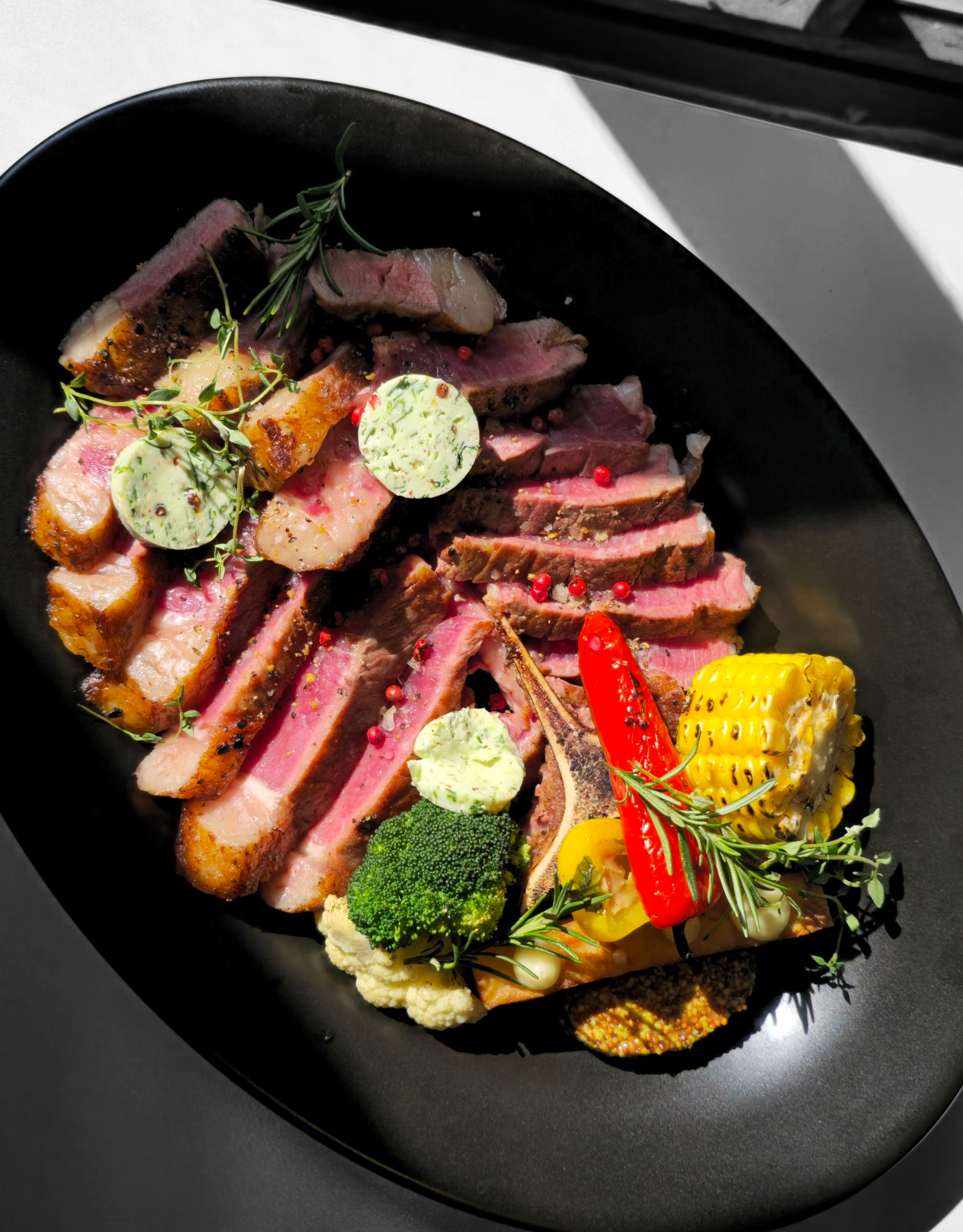 Junggak terrace table with pasta and pizza on Gyeongui Line Forest Trail