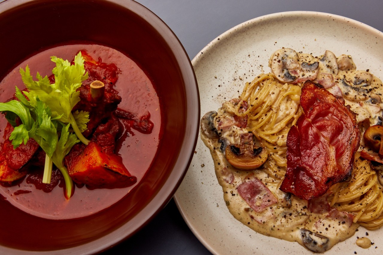 Gamsang dining pub spare rib stew and highball on wood table