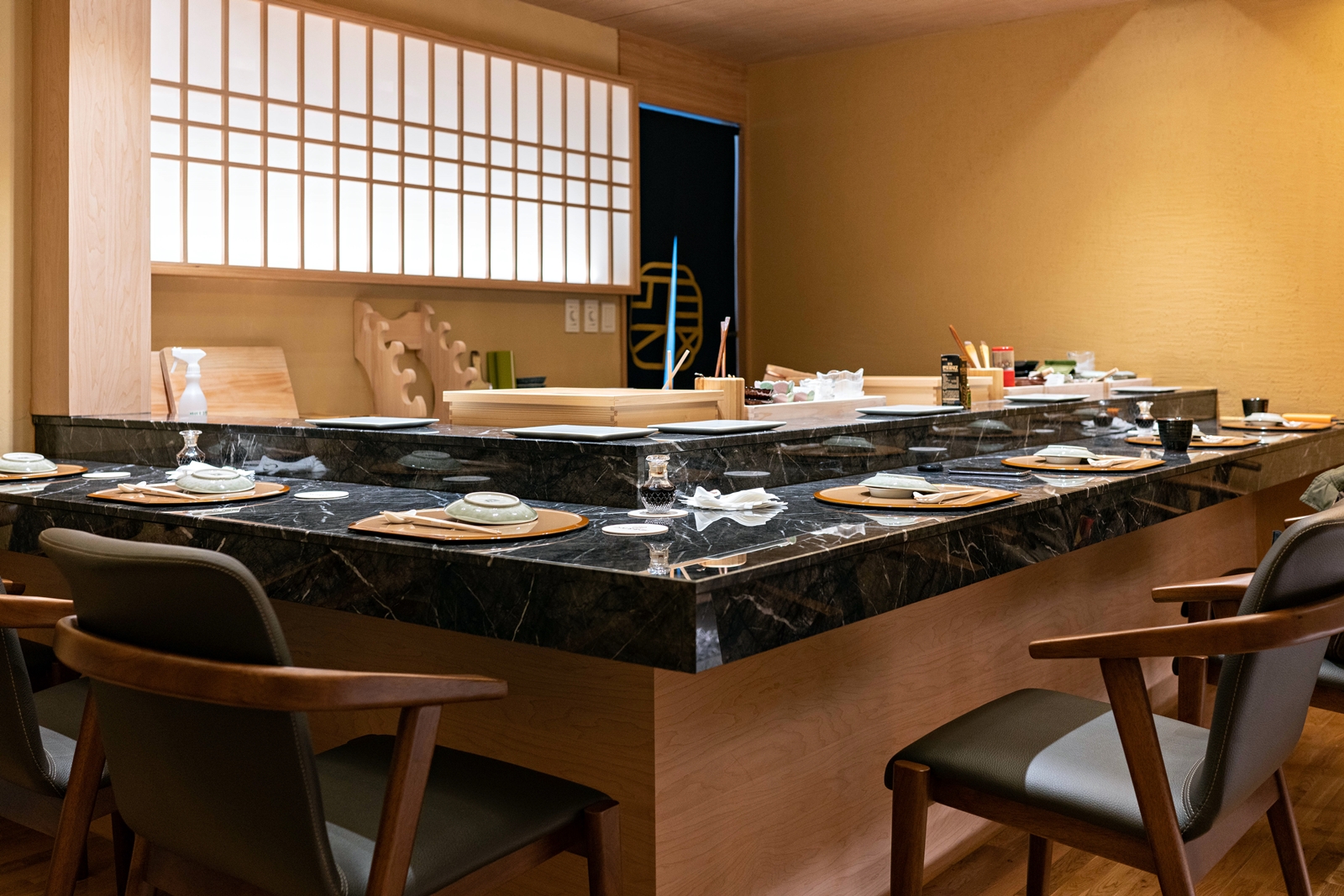 张钟贤寿司店优雅的omakase摆盘