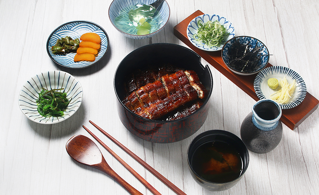 Hamlu hitsumabushi set with condiments and broth