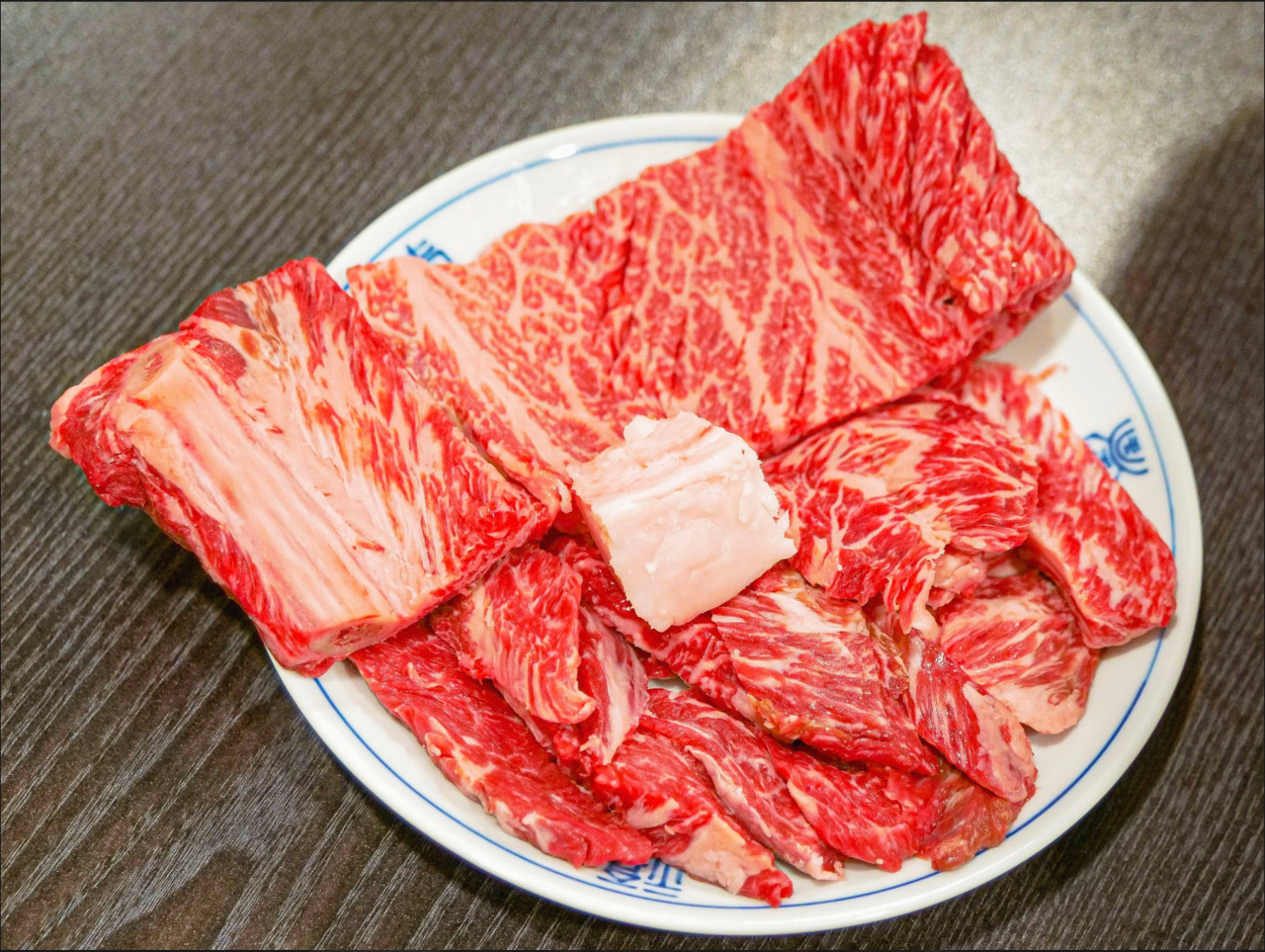 Daesong Chamsut private charcoal rooms with Hanwoo cuts