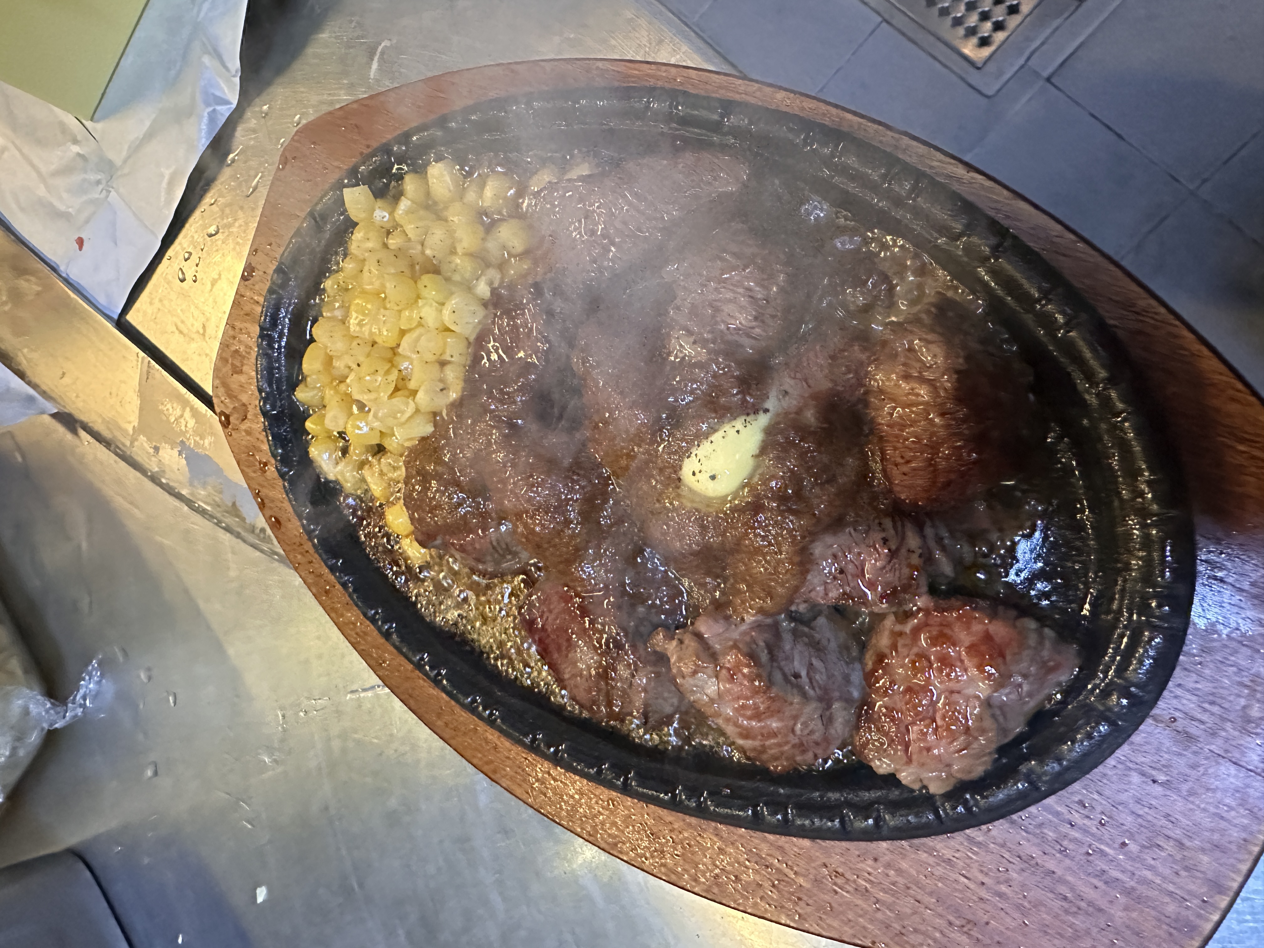 笹之葉居酒屋多樣小菜，位於石村附近