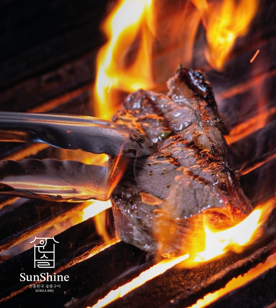 明洞のSunShine Charcoal Grillingの洗練されたBBQとチゲ