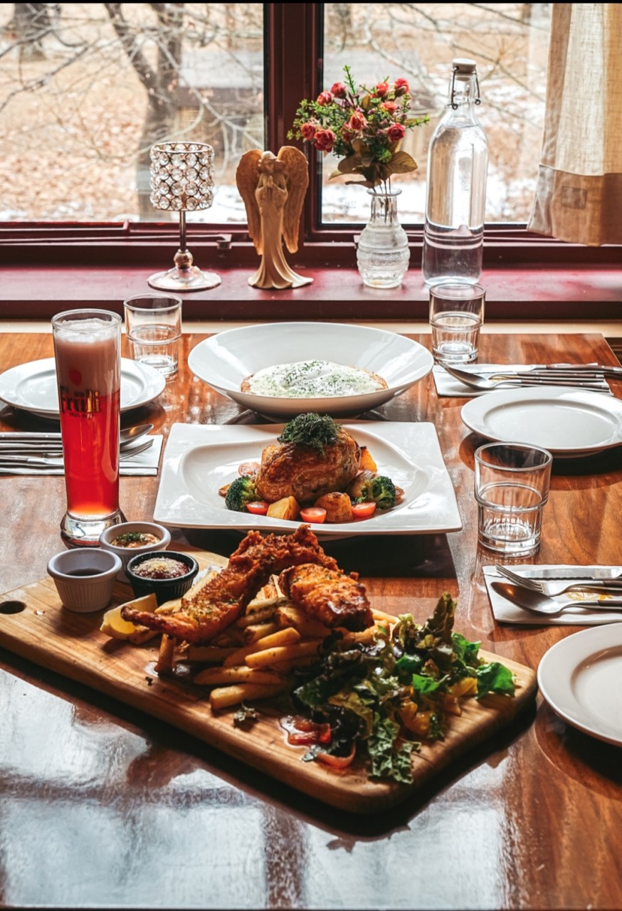 Chammanda Seoul Forest British plates with park view