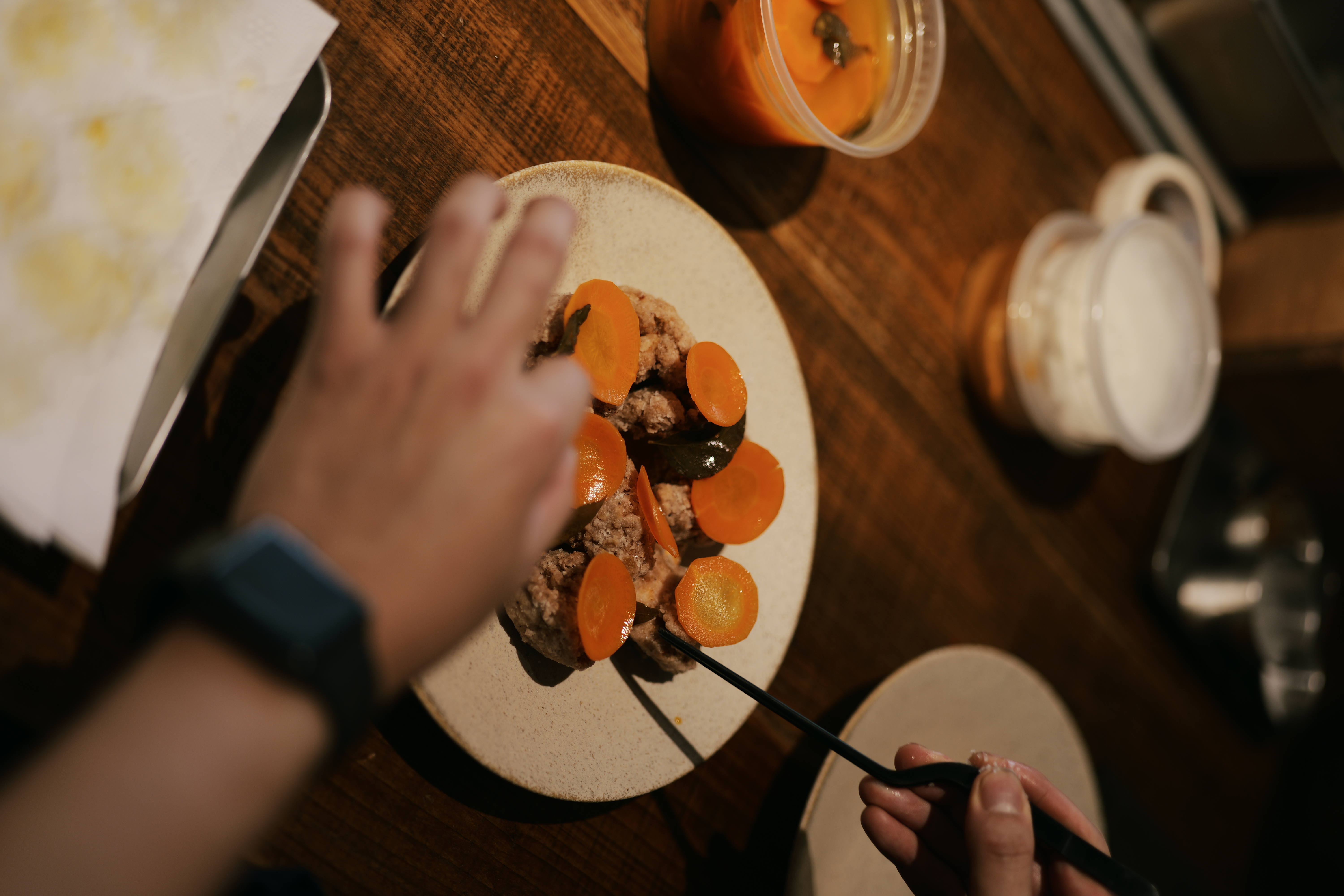 Sate Haebangchon 小さなワインバー内装