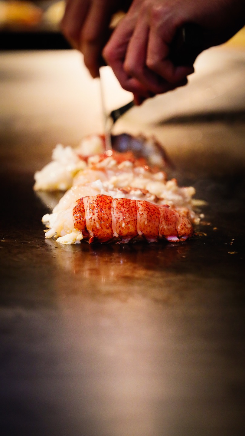 Teppan Maru private teppanyaki room with wine