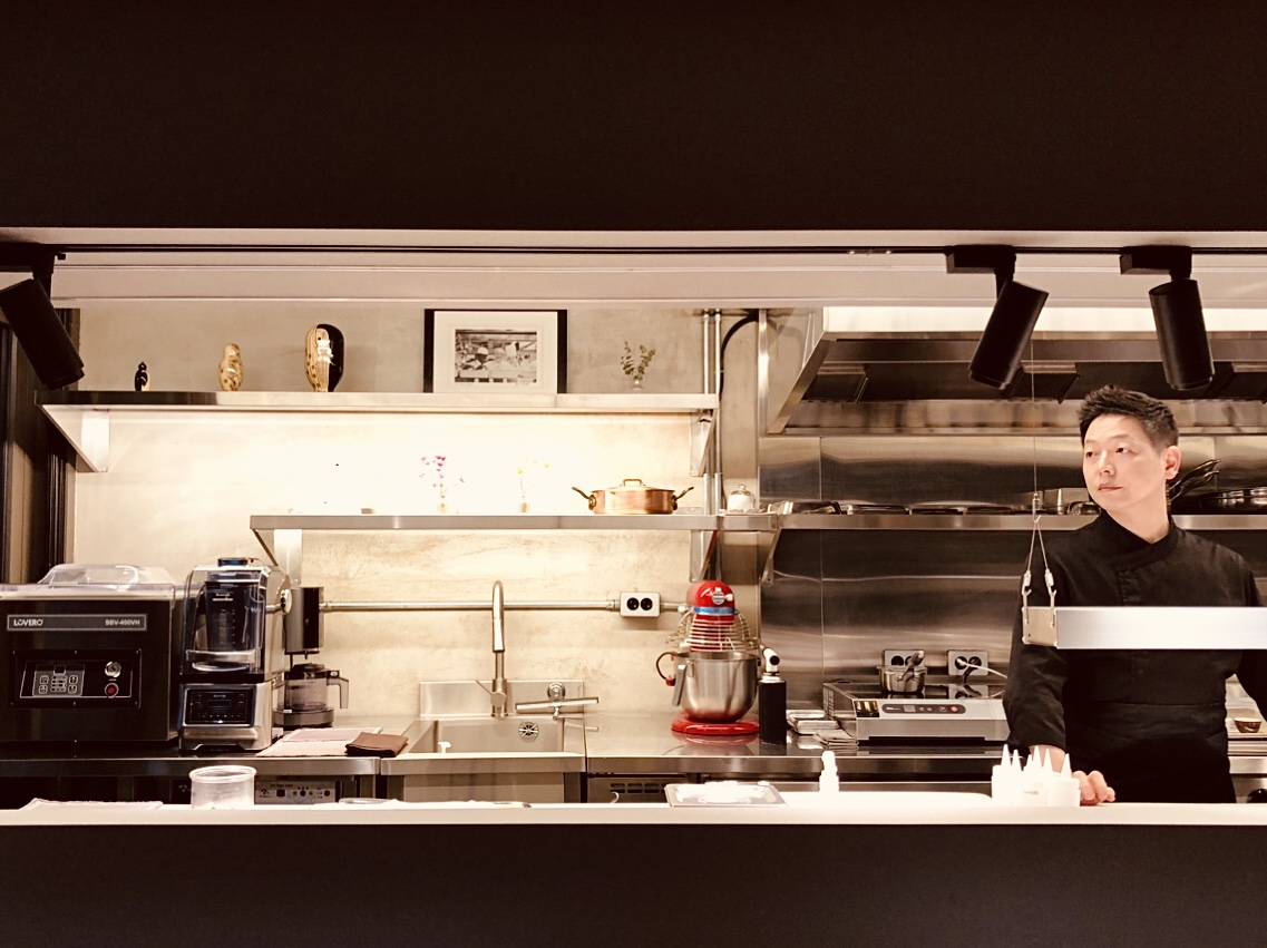 Tutoiement Michelin-starred counter with seasonal French plates