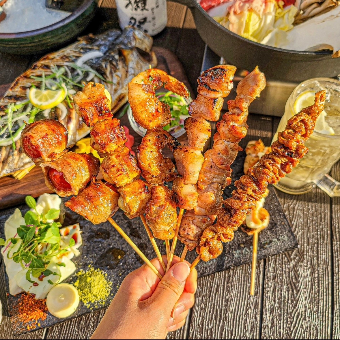 Izakaya Janjan Sadangの炭火焼き鳥と揚げ物