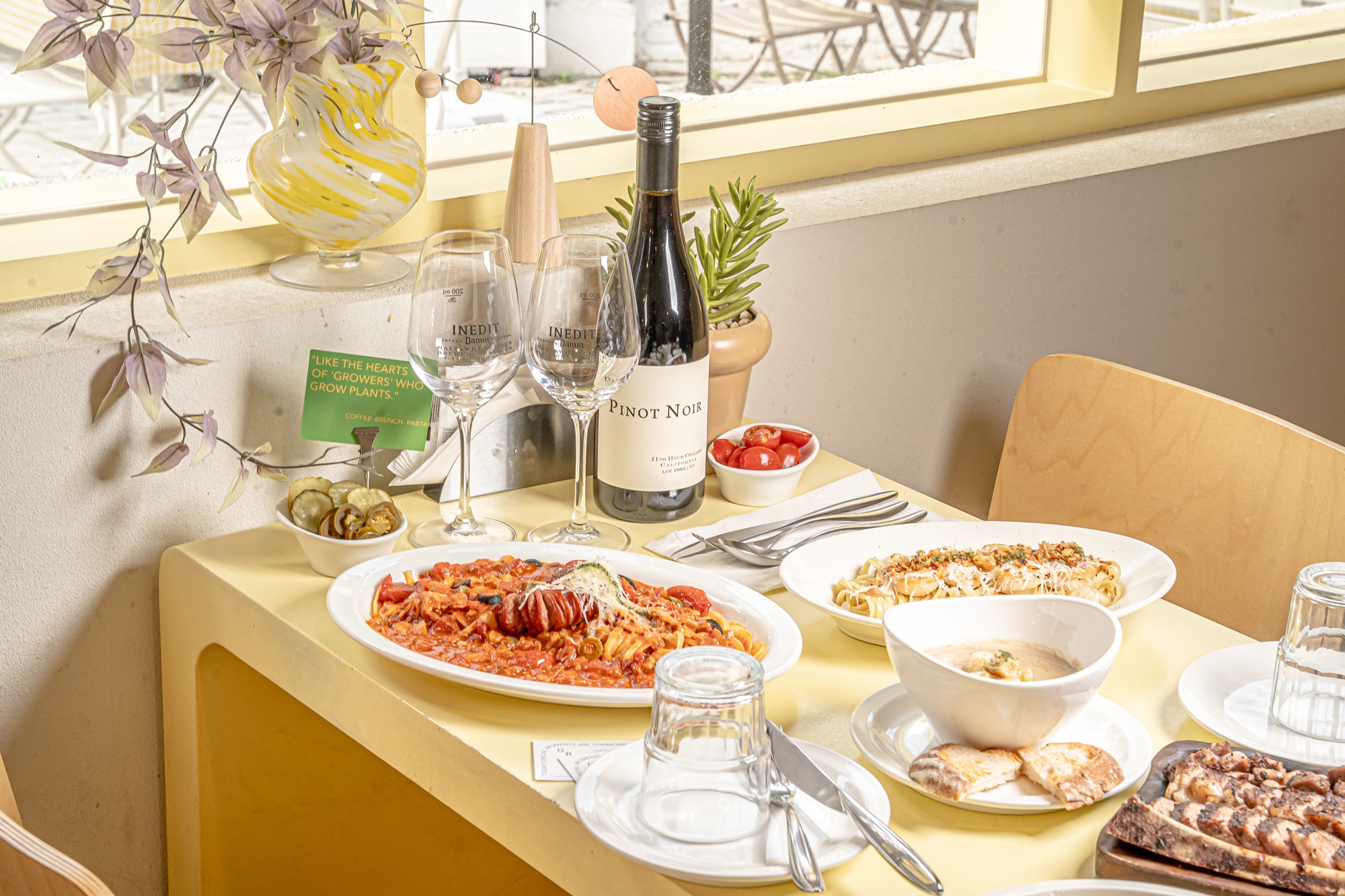 GROWERS Dogok Michelin-chef plates and wine