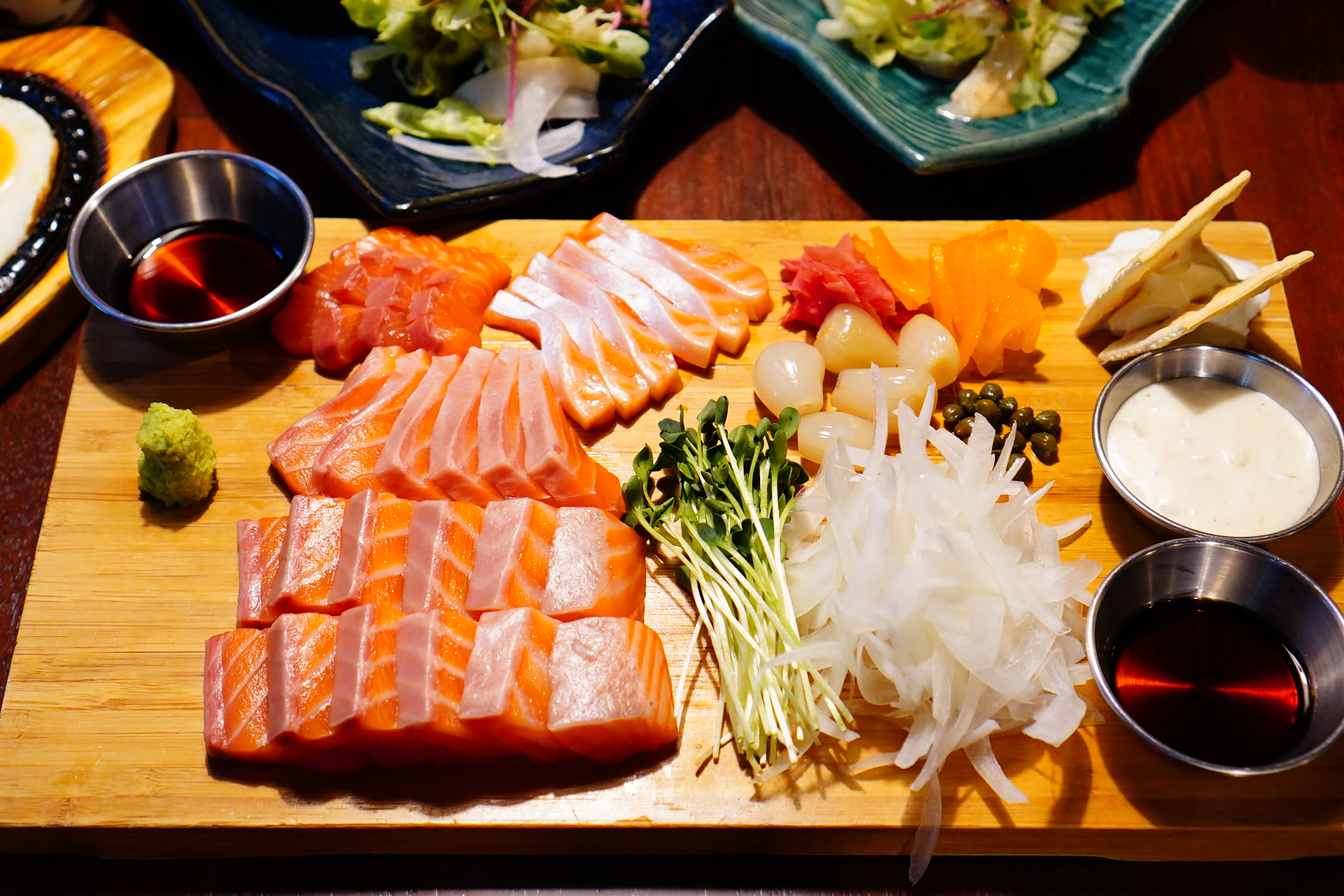 705 Sakejip Norwegian salmon platters near Gyodae
