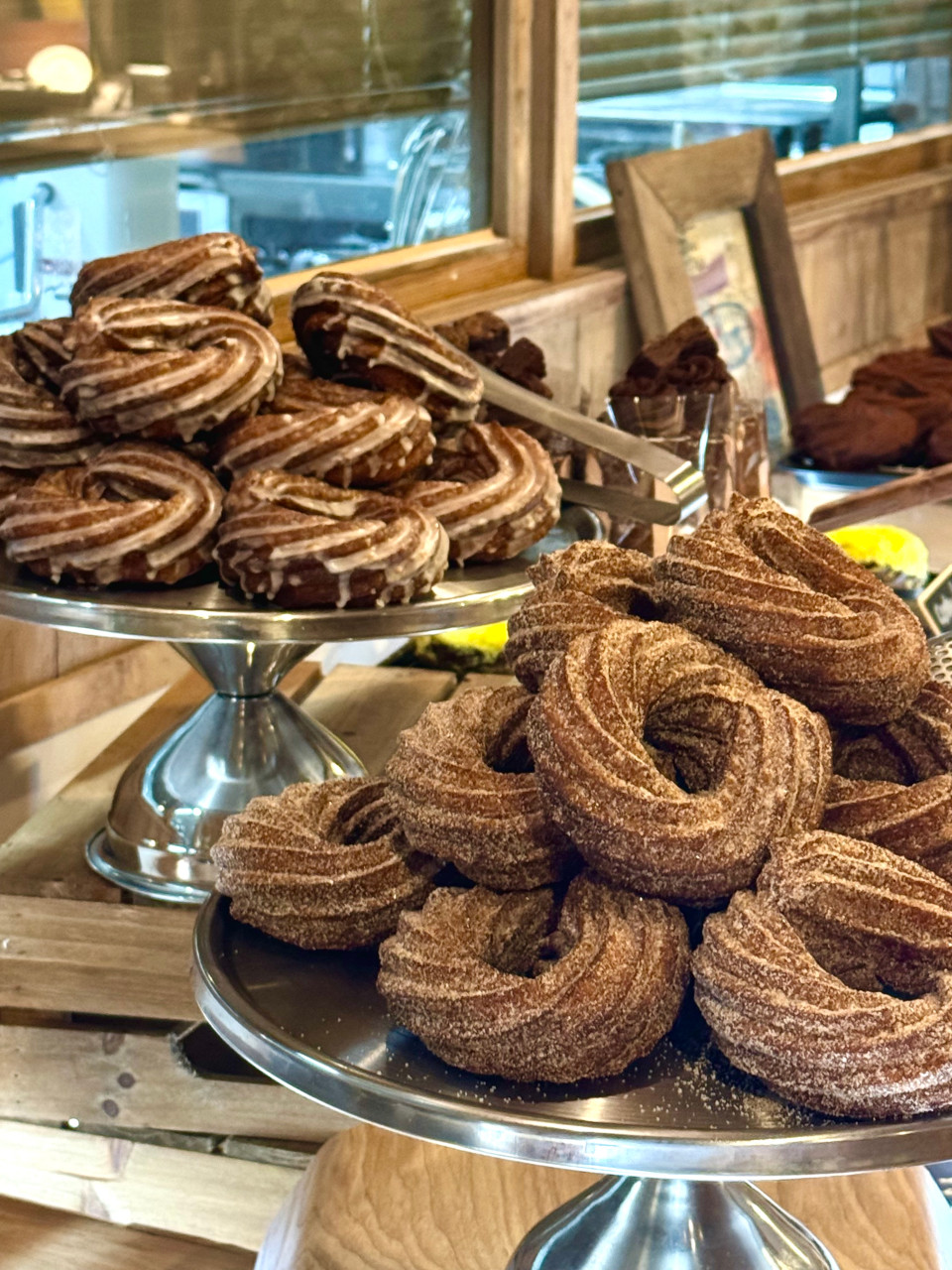 claasic haeryecoffee 冰镇爱因斯潘纳咖啡与油条甜点