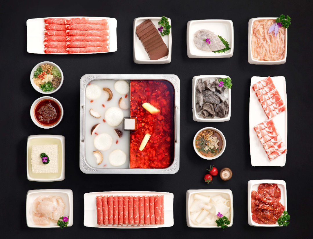 Haidilao Gasan four-compartment hotpot with dipping sauces