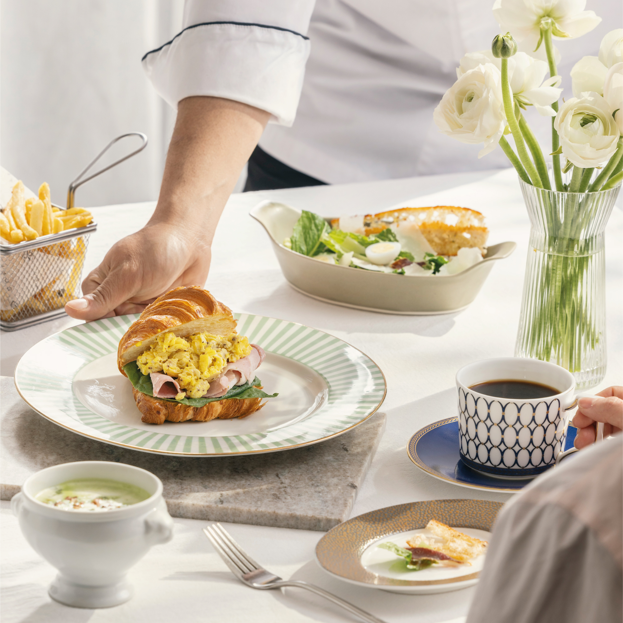 L'Espace afternoon tea with Seokchon Lake view