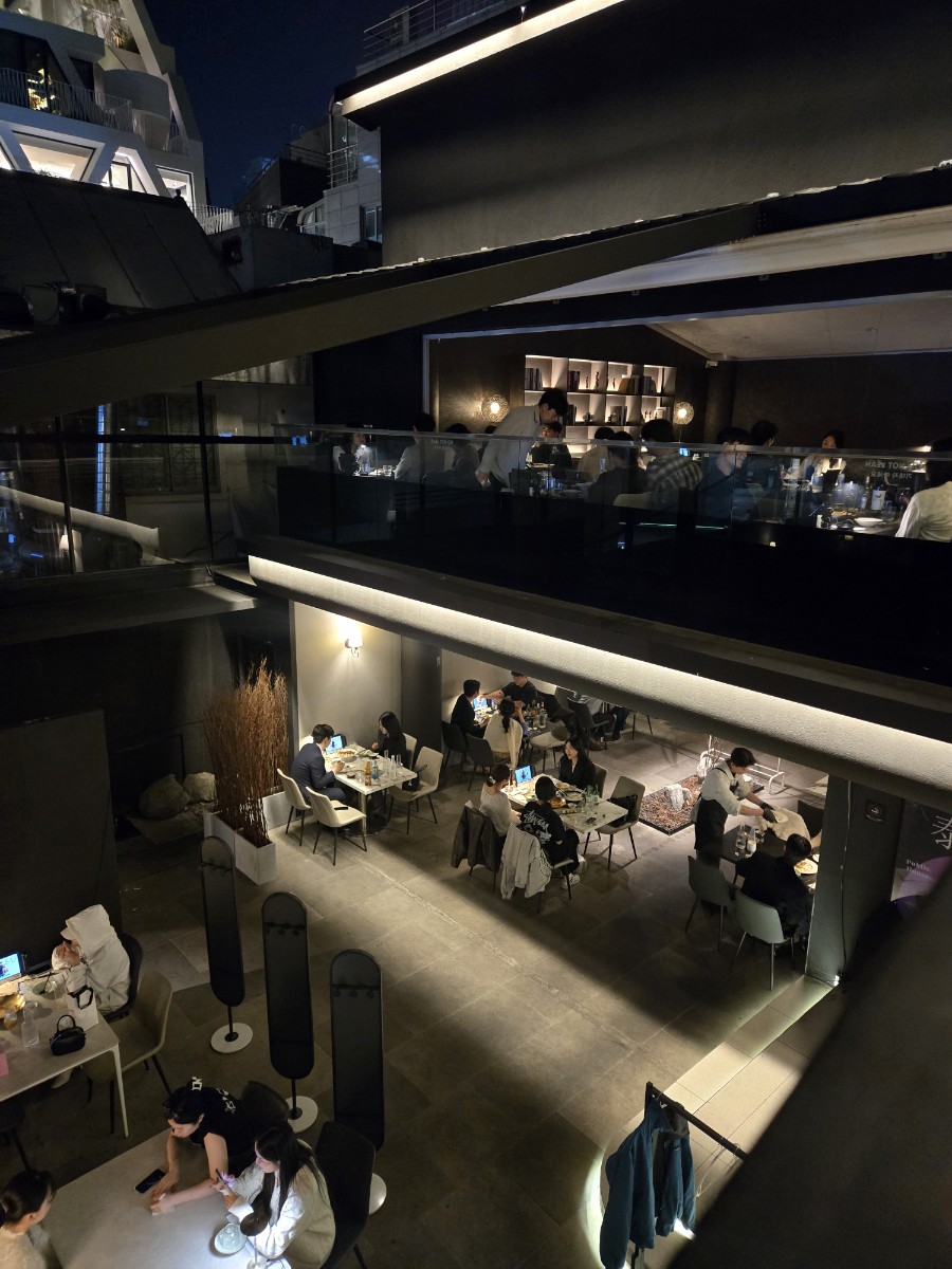 Taesu カロスキルの屋内ガーデンホールと料理