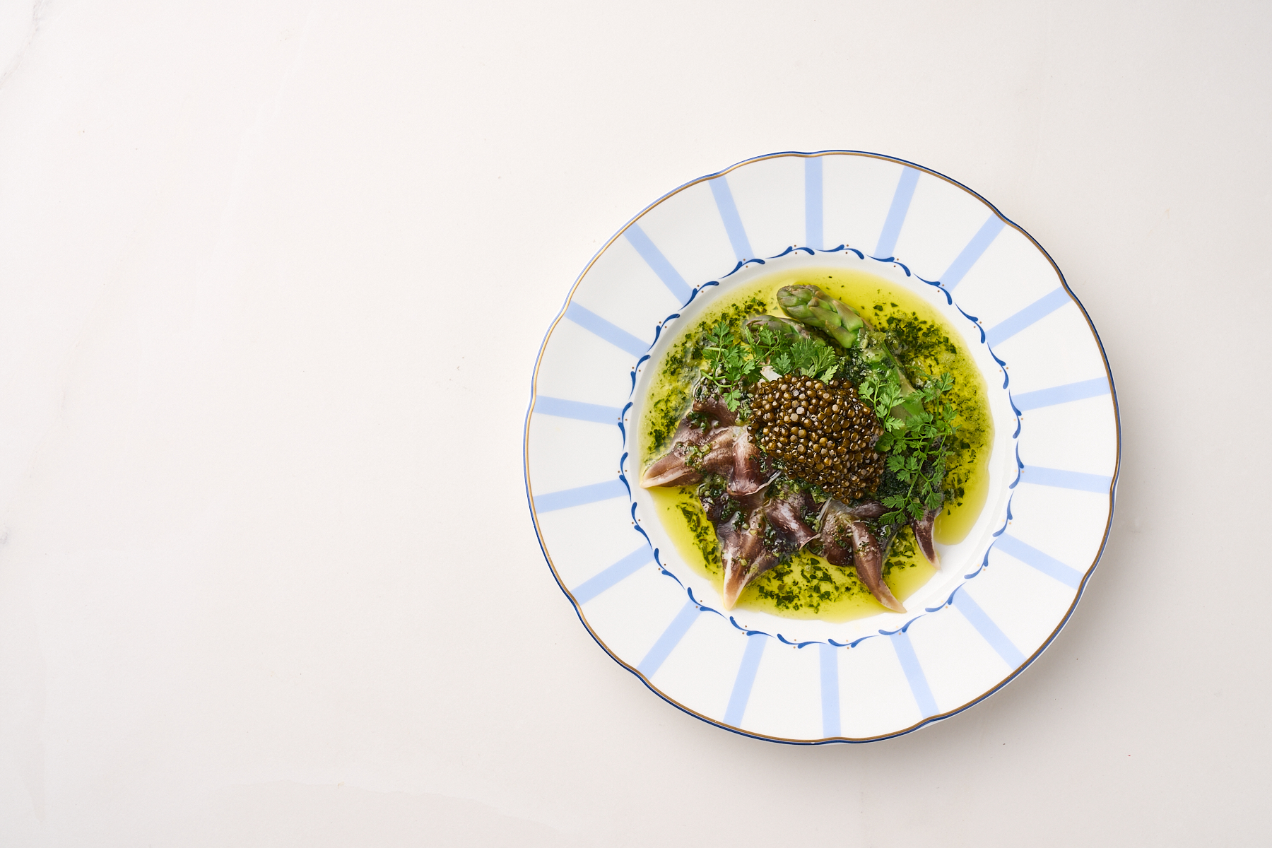 Goryori Ken カウンター席と炭火焼き魚のコース