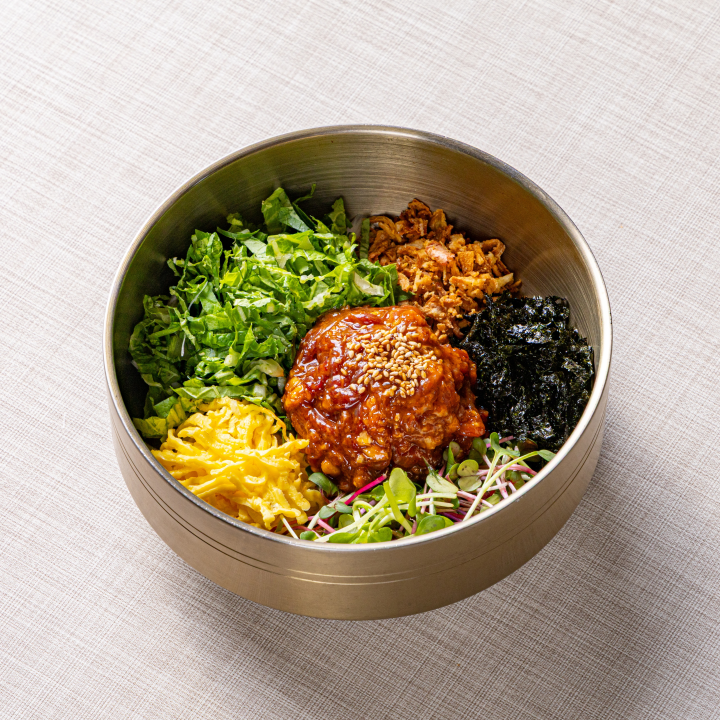 Hanwoo beef tartare Bibimbap