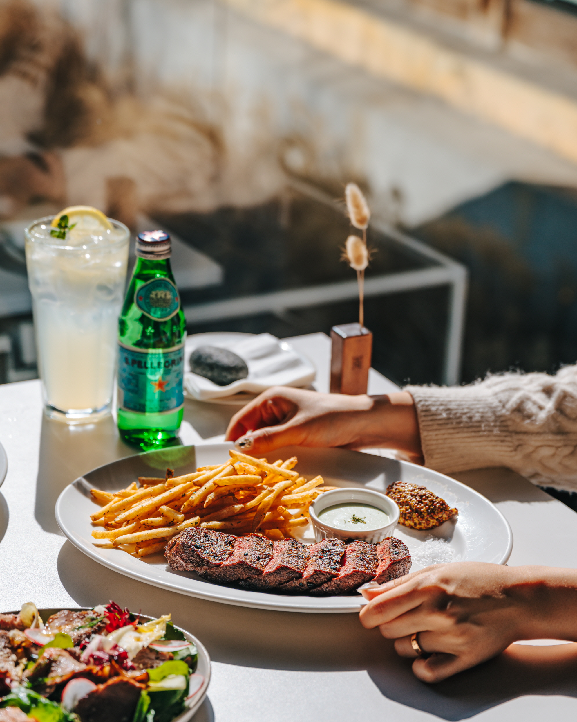 Dongnipmilbang Seoul Station时令菜单及露台