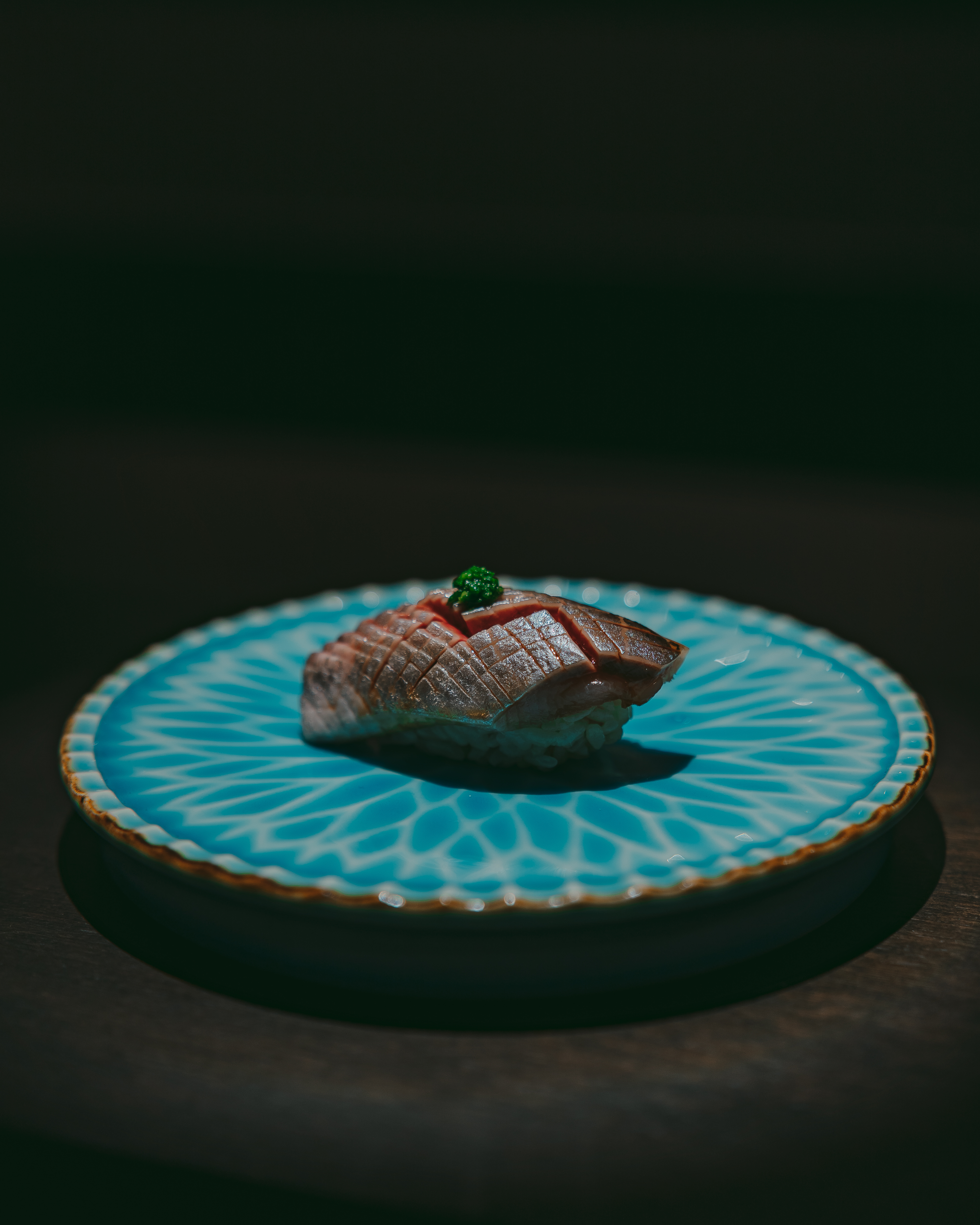 寿司燕屋8席柜台与寿司清酒