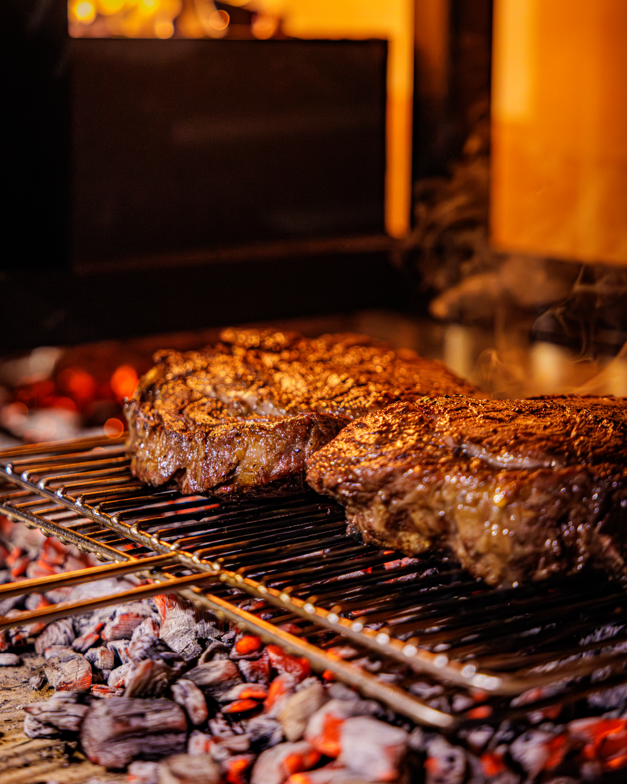 Vuur Yeoksam—charcoal kitchen and live jazz stage