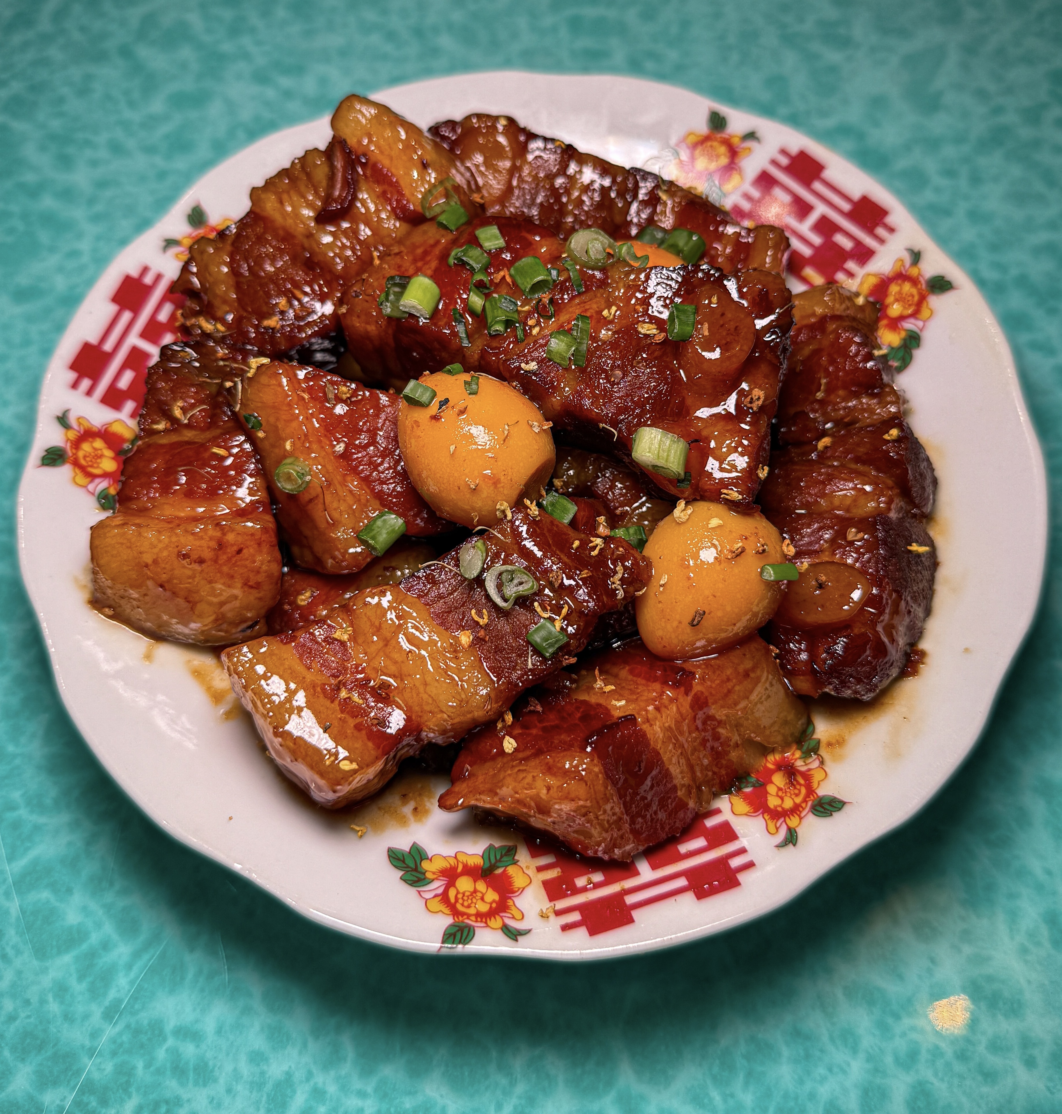WIJUGWAN 上海风味菜品及深夜酒吧氛围