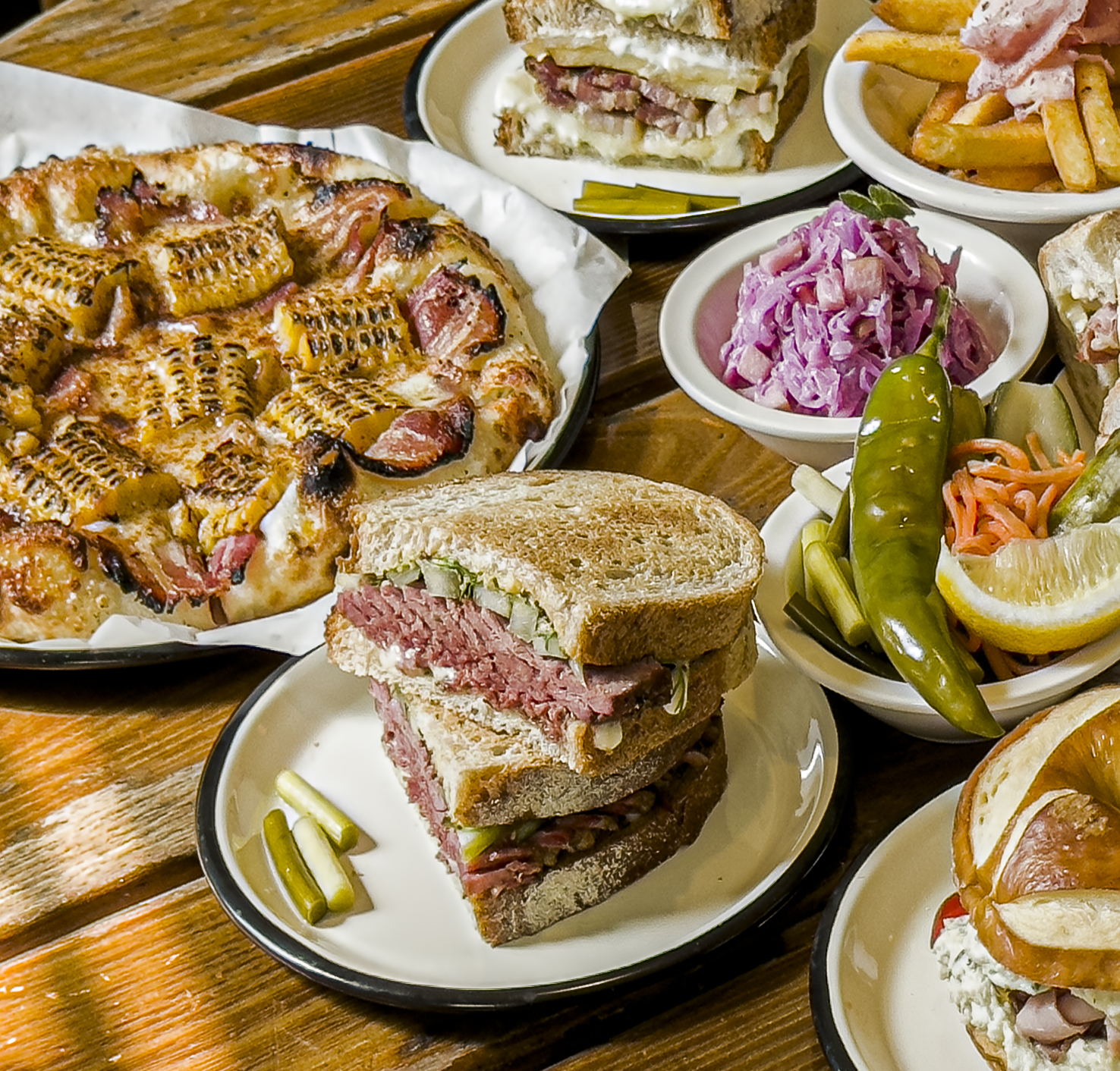 Goatt Deli 文來厚切煙燻牛肉三明治，搭配自製麵包