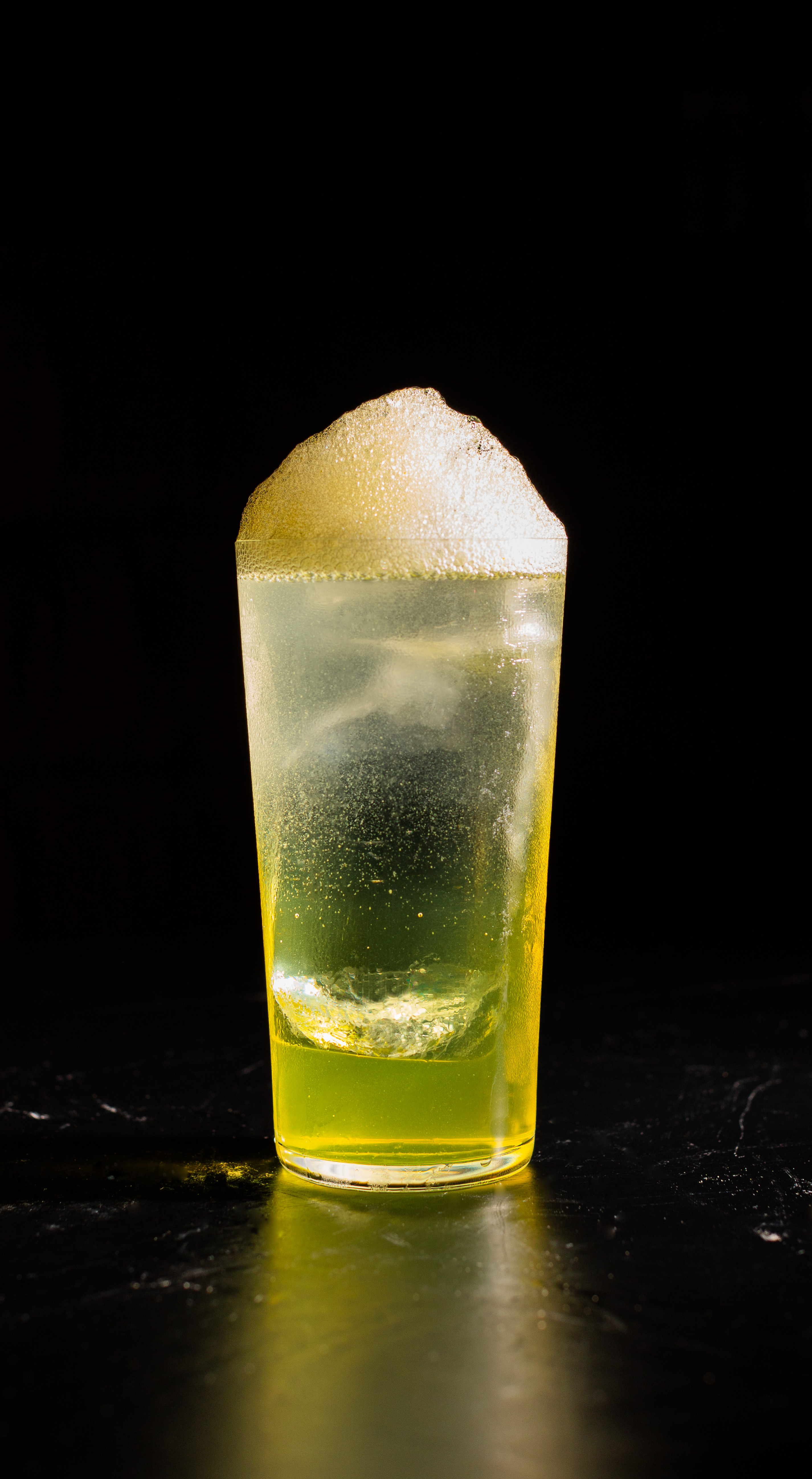 Corduroy Fellaz cocktail bar with vintage-trendy ambience