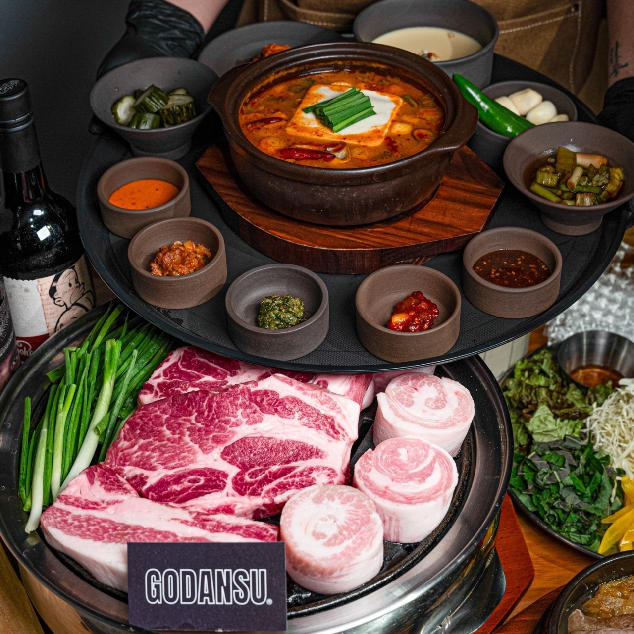 ゴダンス釜山前浦店の熟成豚肉と白キムチの煮込み