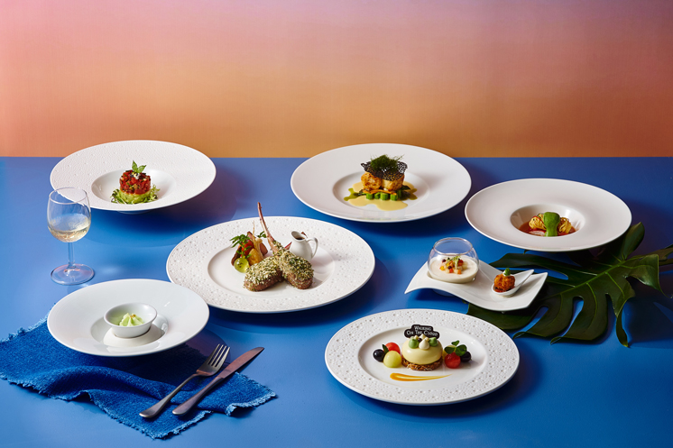 Walking on the Cloud漢江夜景搭配義大利麵與牛排套餐