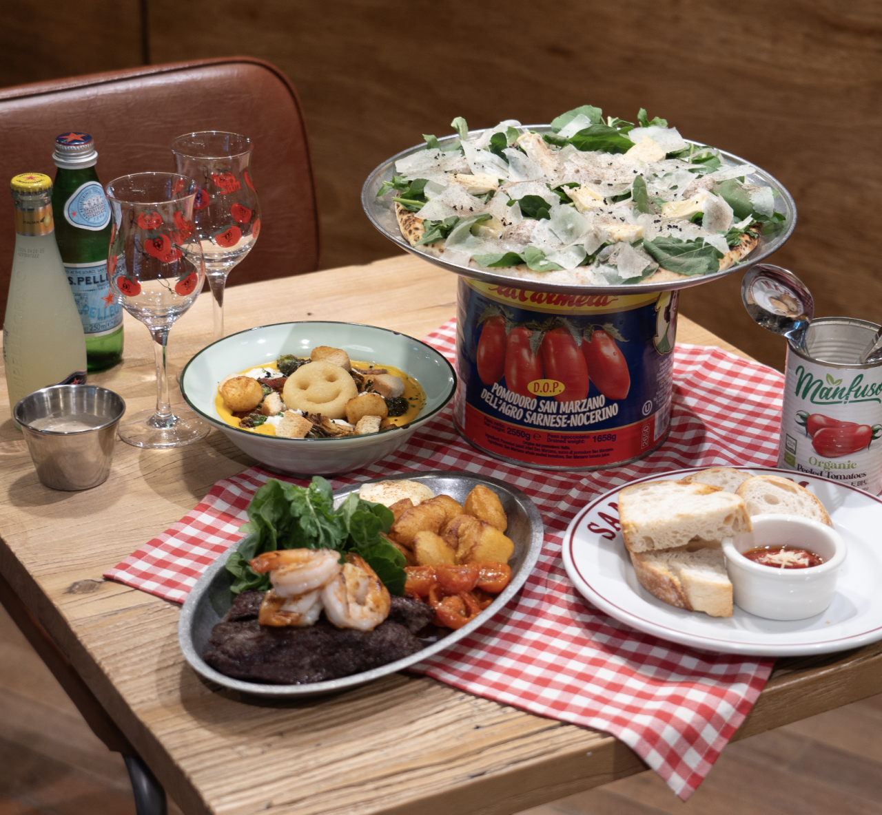 SAMSAMSAM Gwanghwamun signature lasagna fresh from the oven