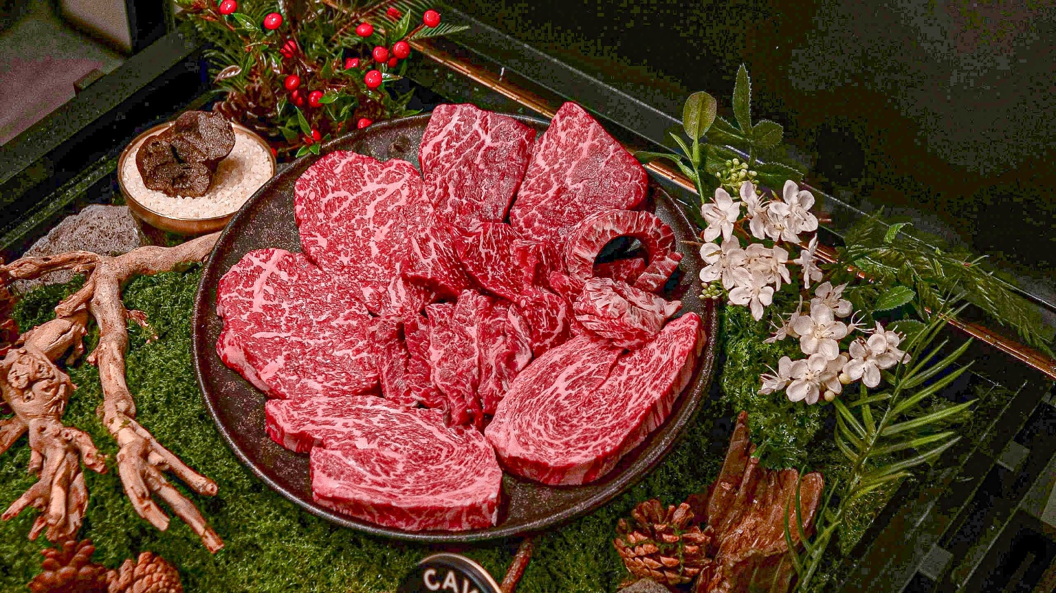 HOSHIWOOBO aged Hanwoo and premium drinks in a private room