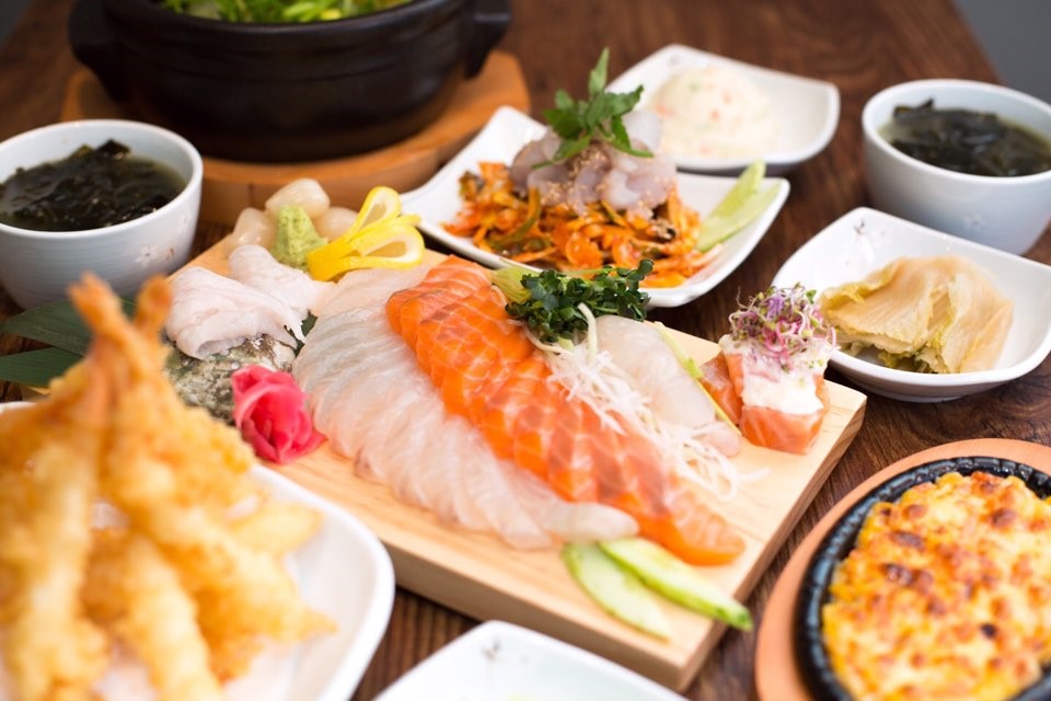 Hanjeom sashimi plates with clean, modern setting in Jamsil