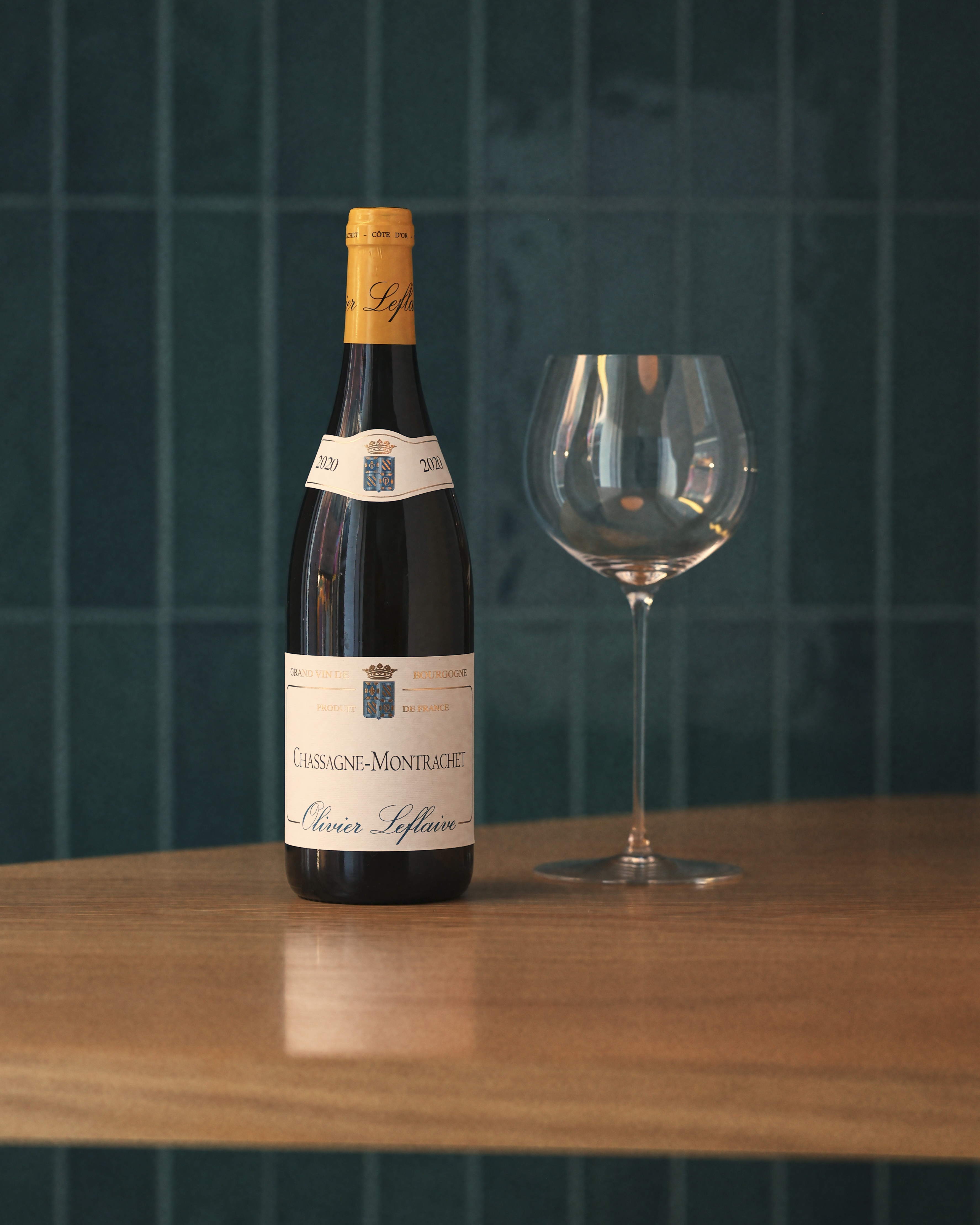 pave Hannam wine bar minimal interior with shared plates