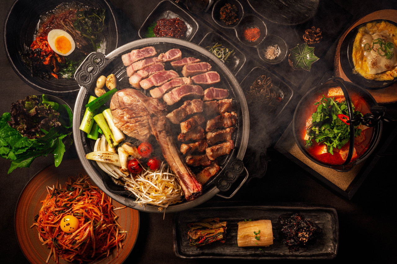 海雲台山豬燒烤熟成帶骨五花肉