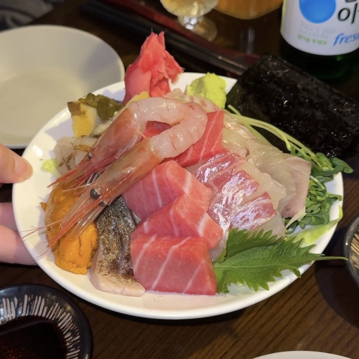 Dongyangjib Mullae sashimi platter and highballs