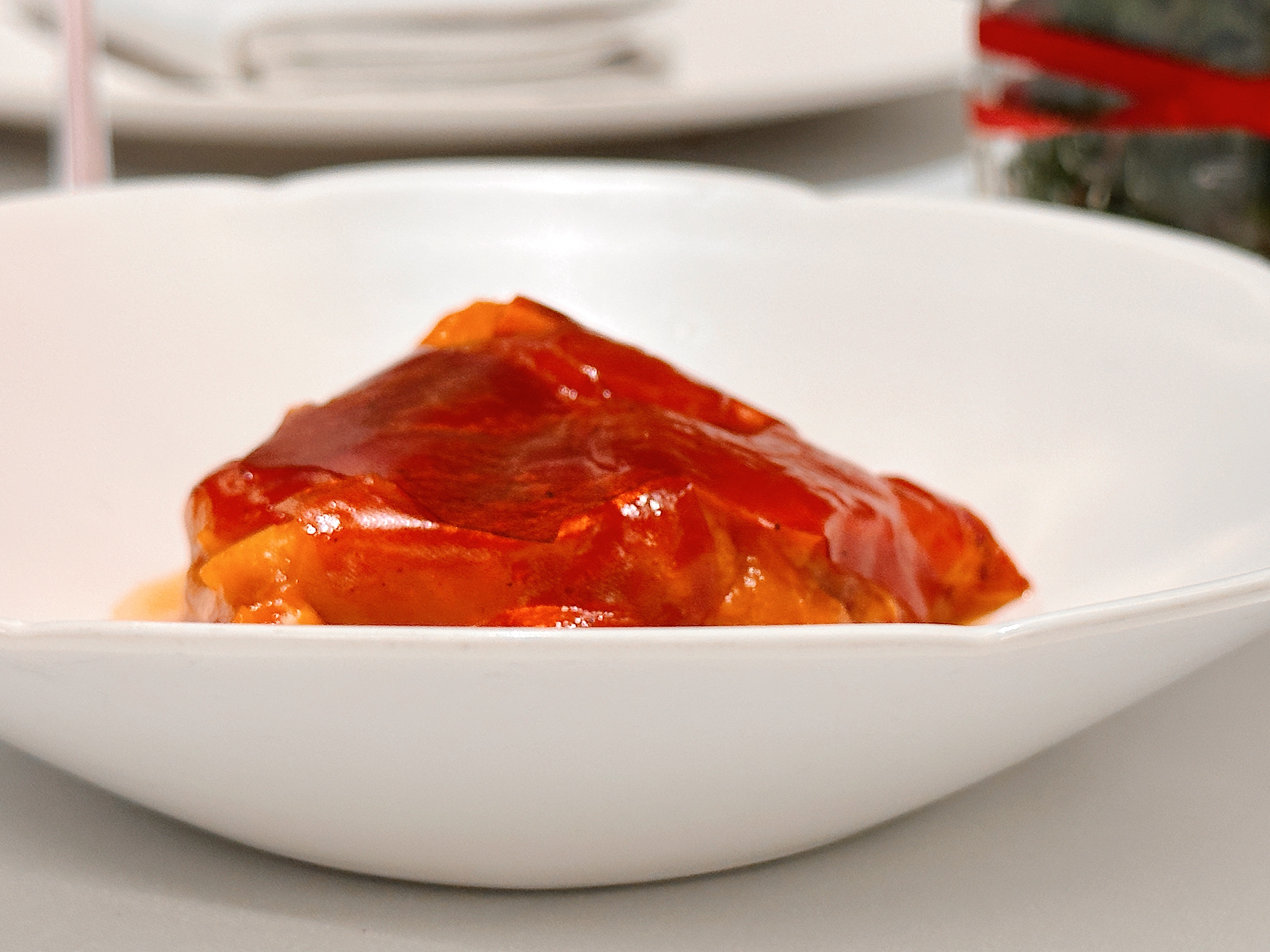 TERRENO SEOUL 西班牙高級料理擺盤與酒牆