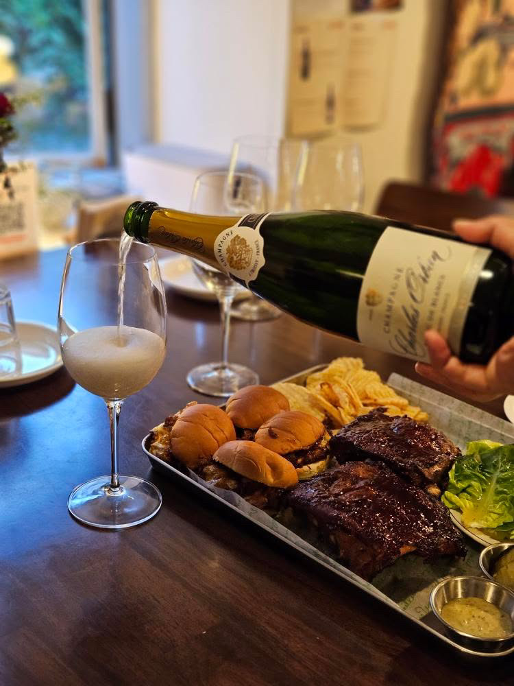 チリ 豊川近くのアメリカンコンフォート料理と肉