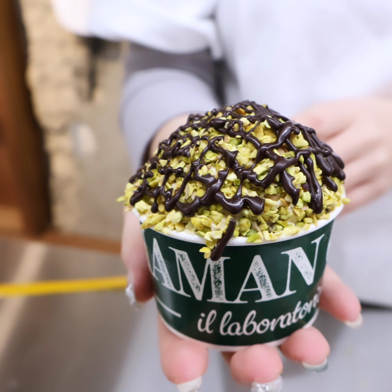 MAMAN GELATO Seongsu 冰淇淋实验室陈列与时令口味