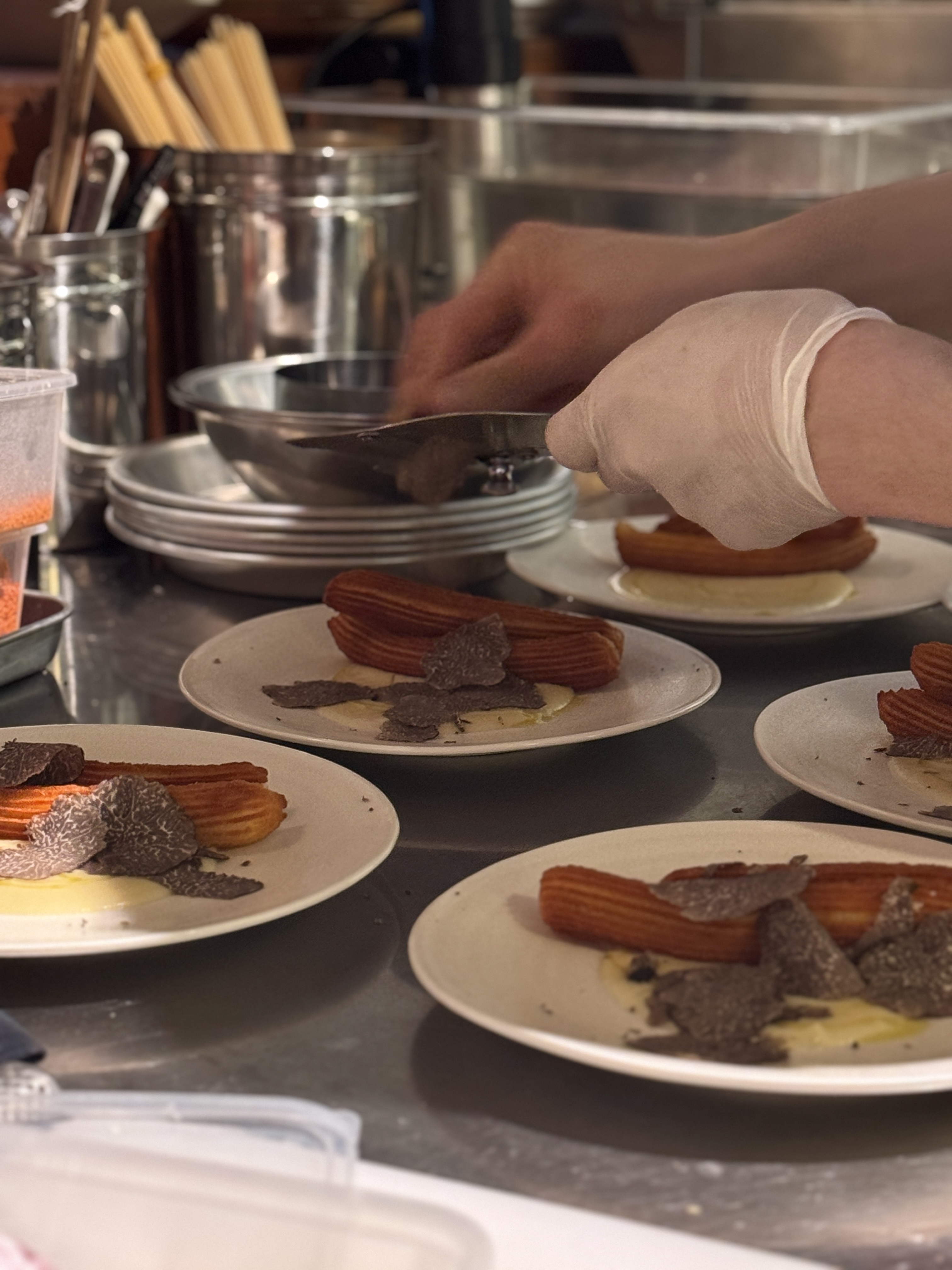 PEEZ Yongsan fresh pasta with Asian touch and wine