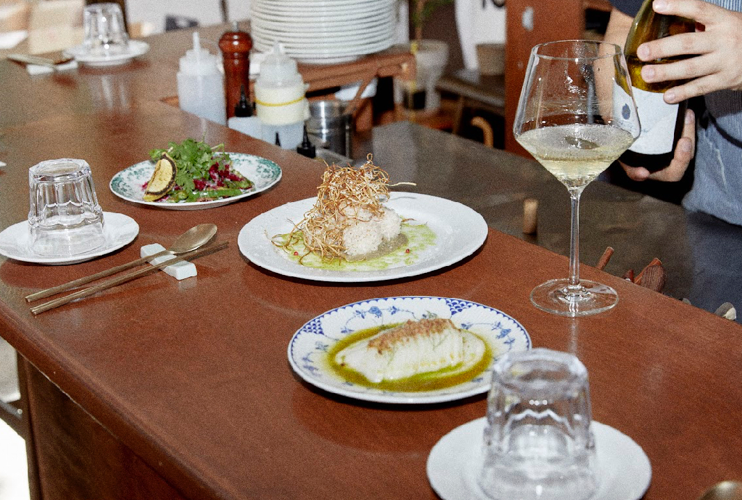 Moti Yeonhui 季節蔬菜拌飯午餐套餐擺盤