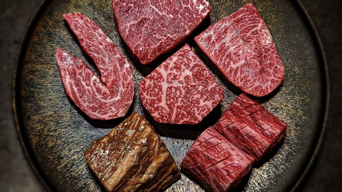 WOOMADAM Mullae Hanwoo omakase plated course