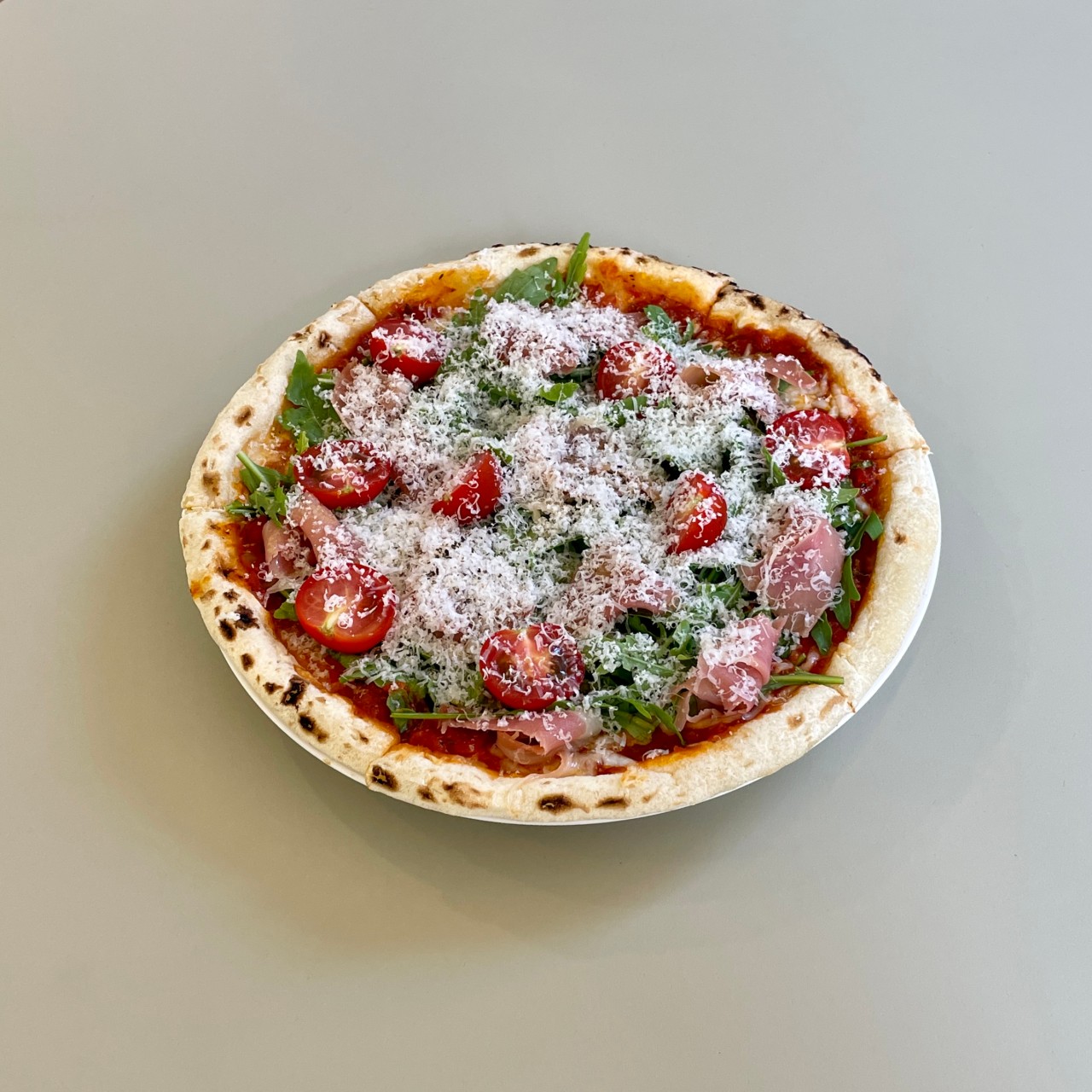 ペレのイタリアンニョッキと温かみのあるワインの部屋