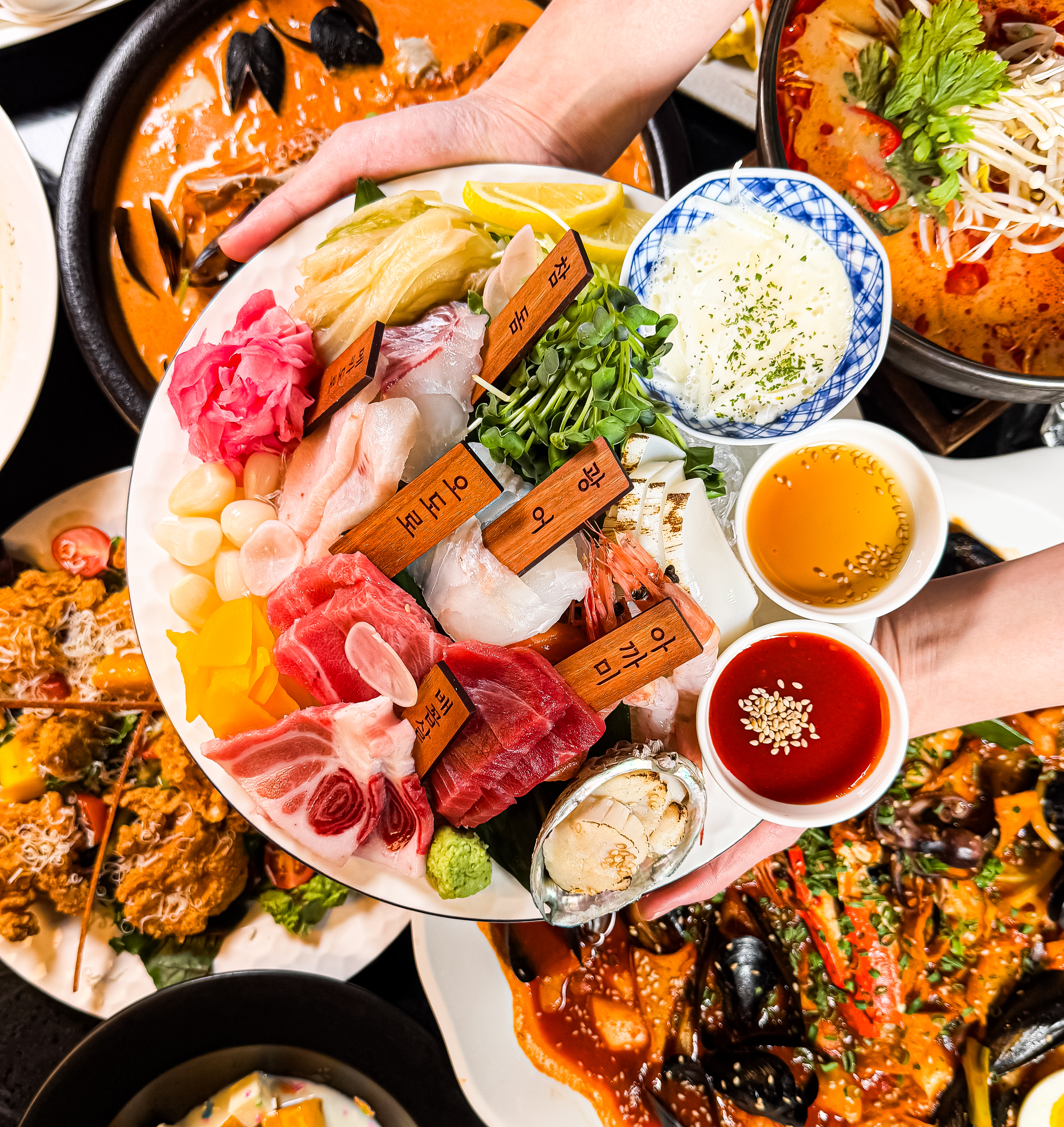 Haje private-room hansik pub table with plated course dishes