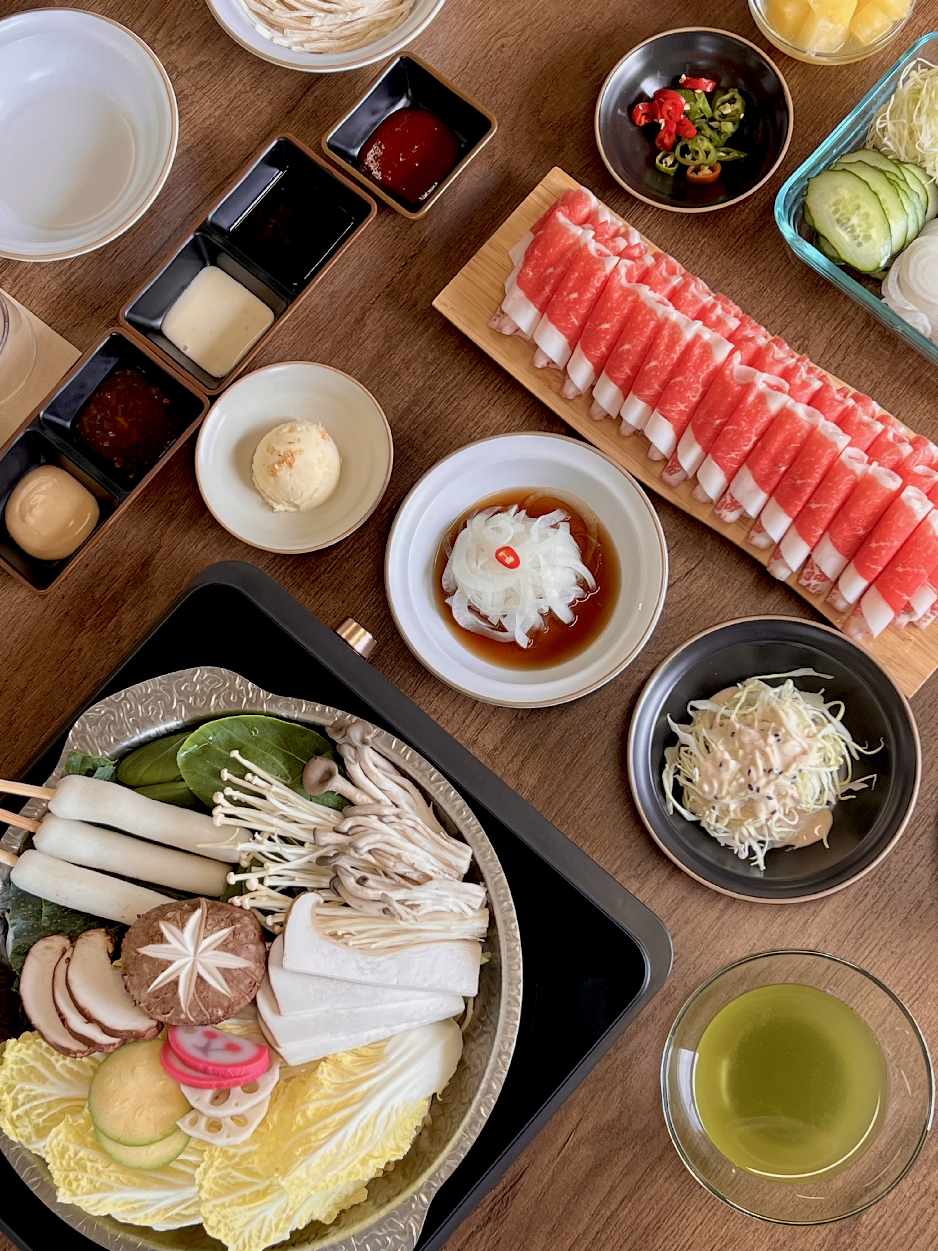 Shabuhwa haeridan季節涮涮鍋擺盤