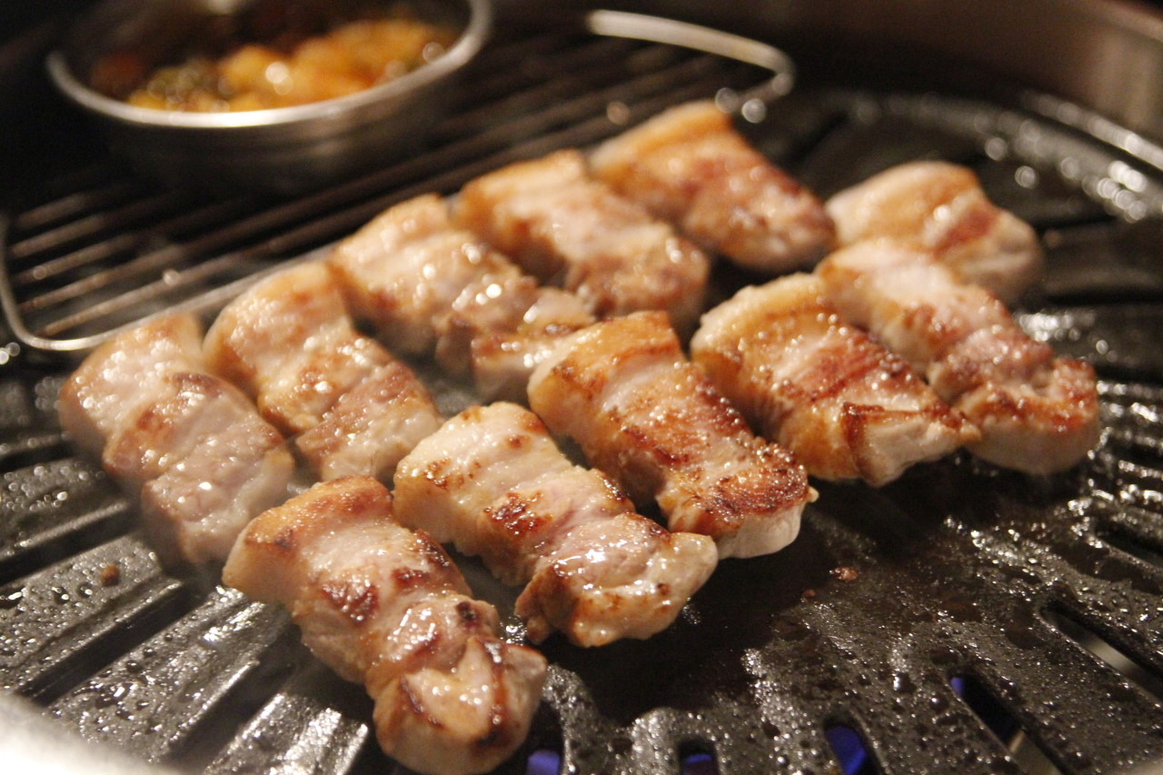 월화고기 문래점 熱鬧晚上熟成豬肉燒烤