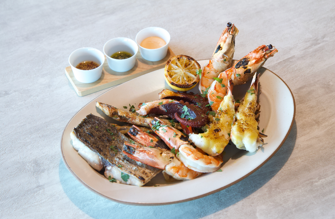 アナンティ バージニア最上階の海岸の景色と窯焼きピザ