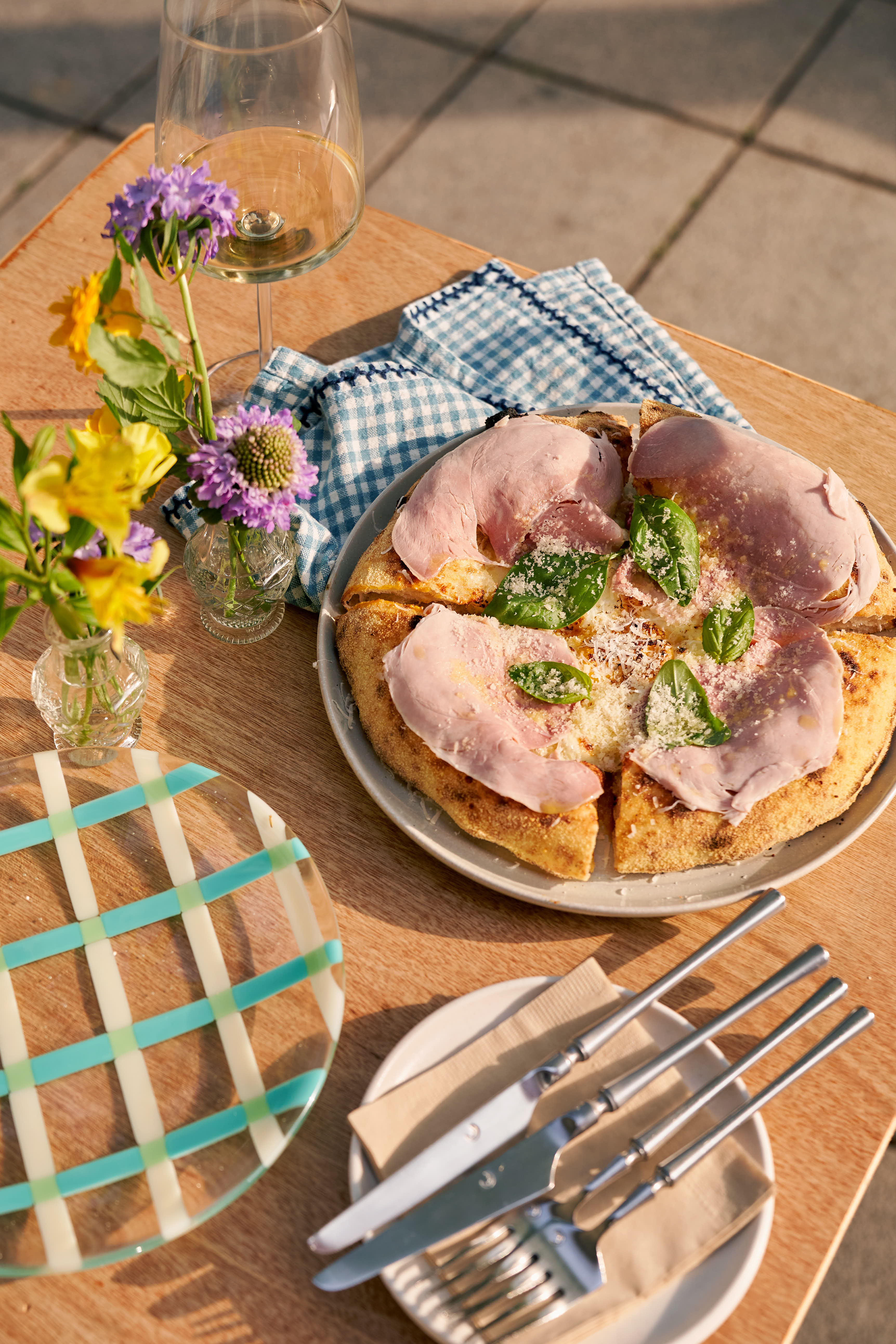 Vivo Pizza Gongdeok 48-hour dough Romano pizza