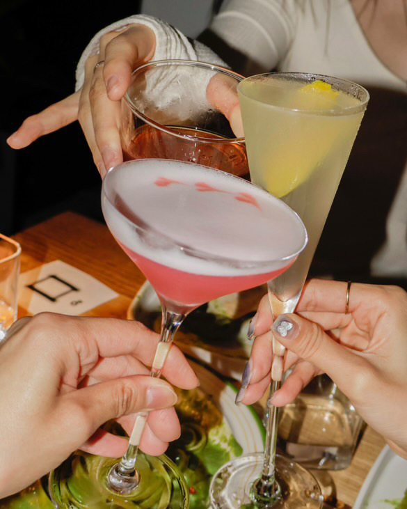 Gu Seoul bar counter with cocktails and highballs