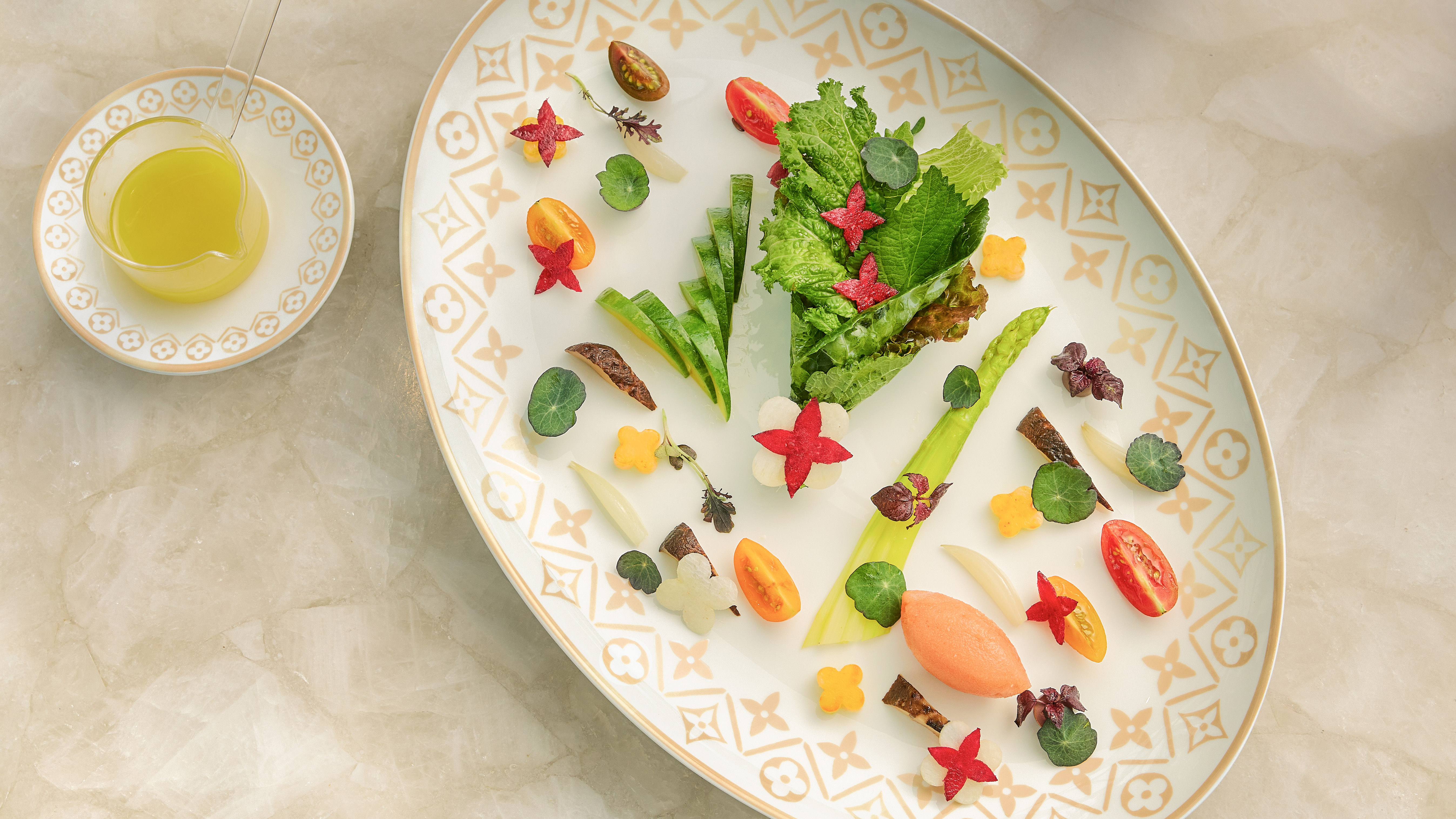 LE Café Louis Vuitton 清潭店內與精緻甜點