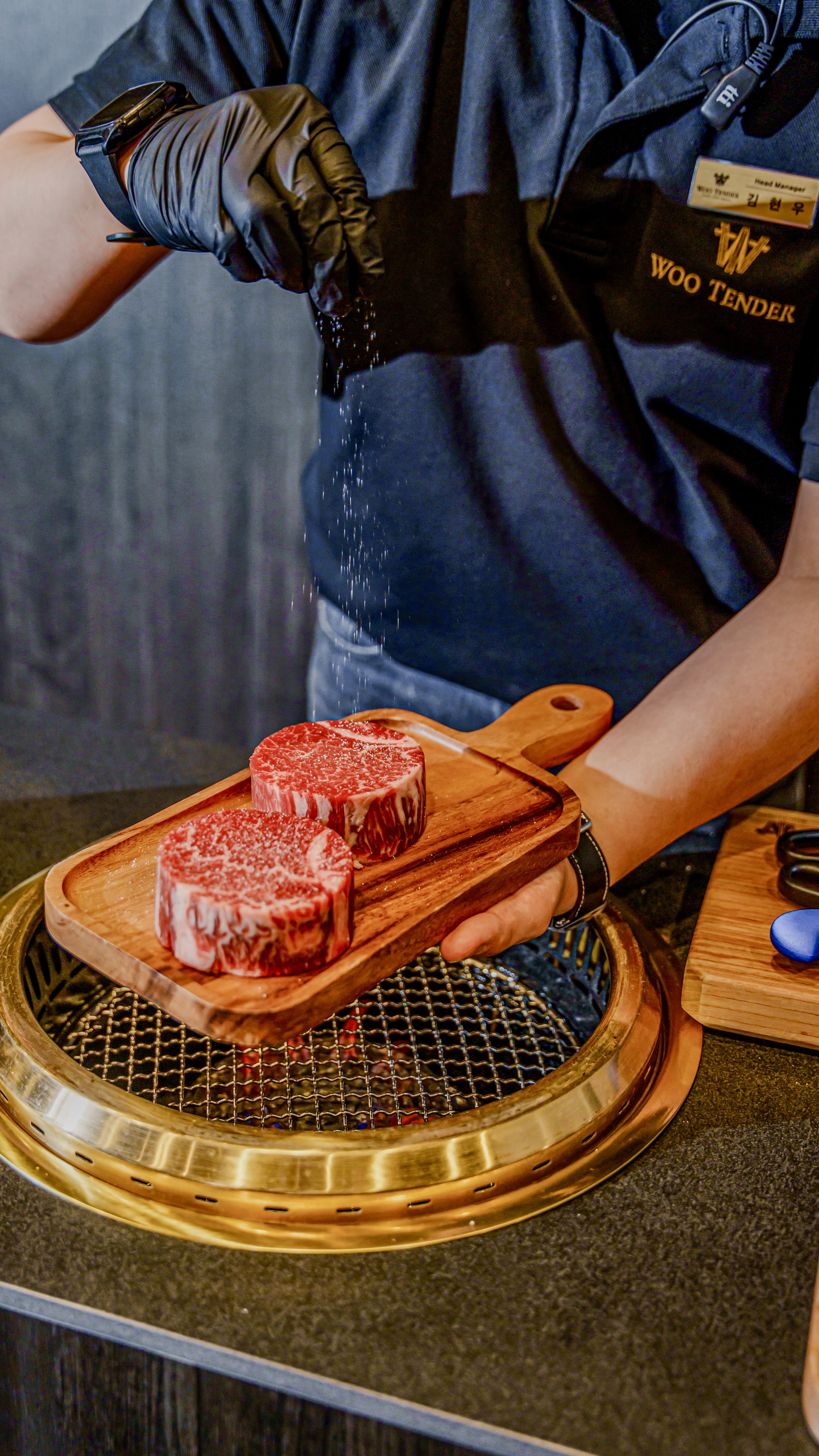 WooTender汝矣島Park One大型包廂與烤肉服務